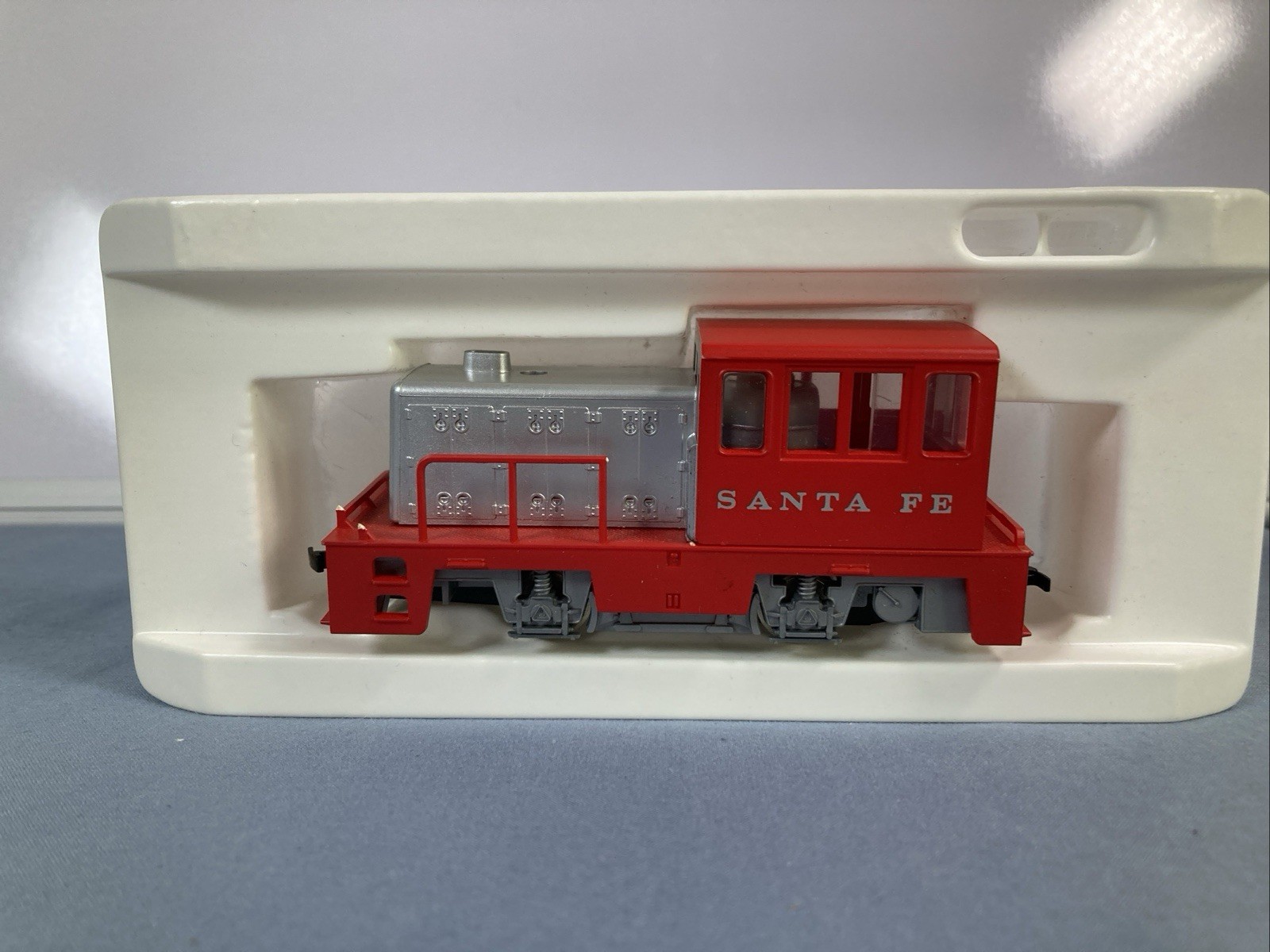 Bachmann Train HO Gauge Model Railroad Santa Fe Switcher Yugoslavia Locomotive