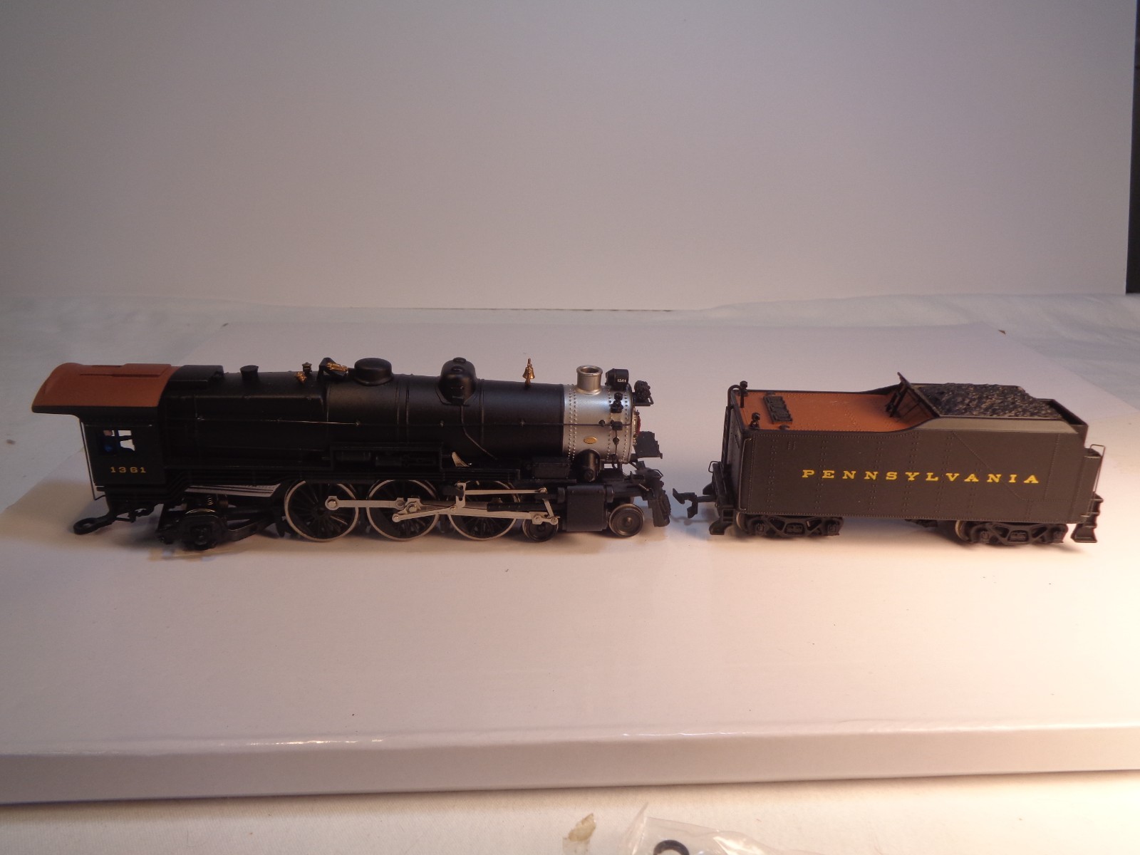 HO Bachmann Spectrum Pre-War PRR K-4 Pacific Steam Engine #1361-Needs Repair