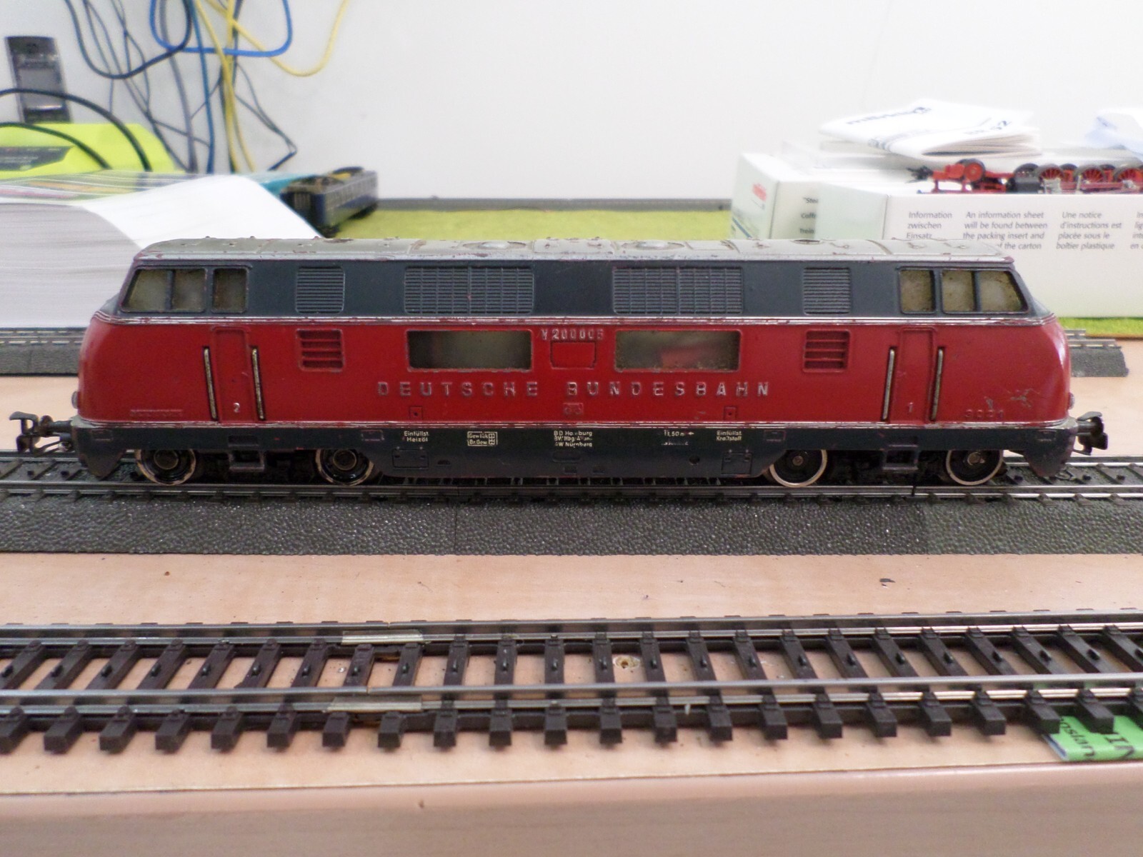 Marklin 3021 HO DB V200 Diesel Locomotive 3 Rail Analogue (b) C5