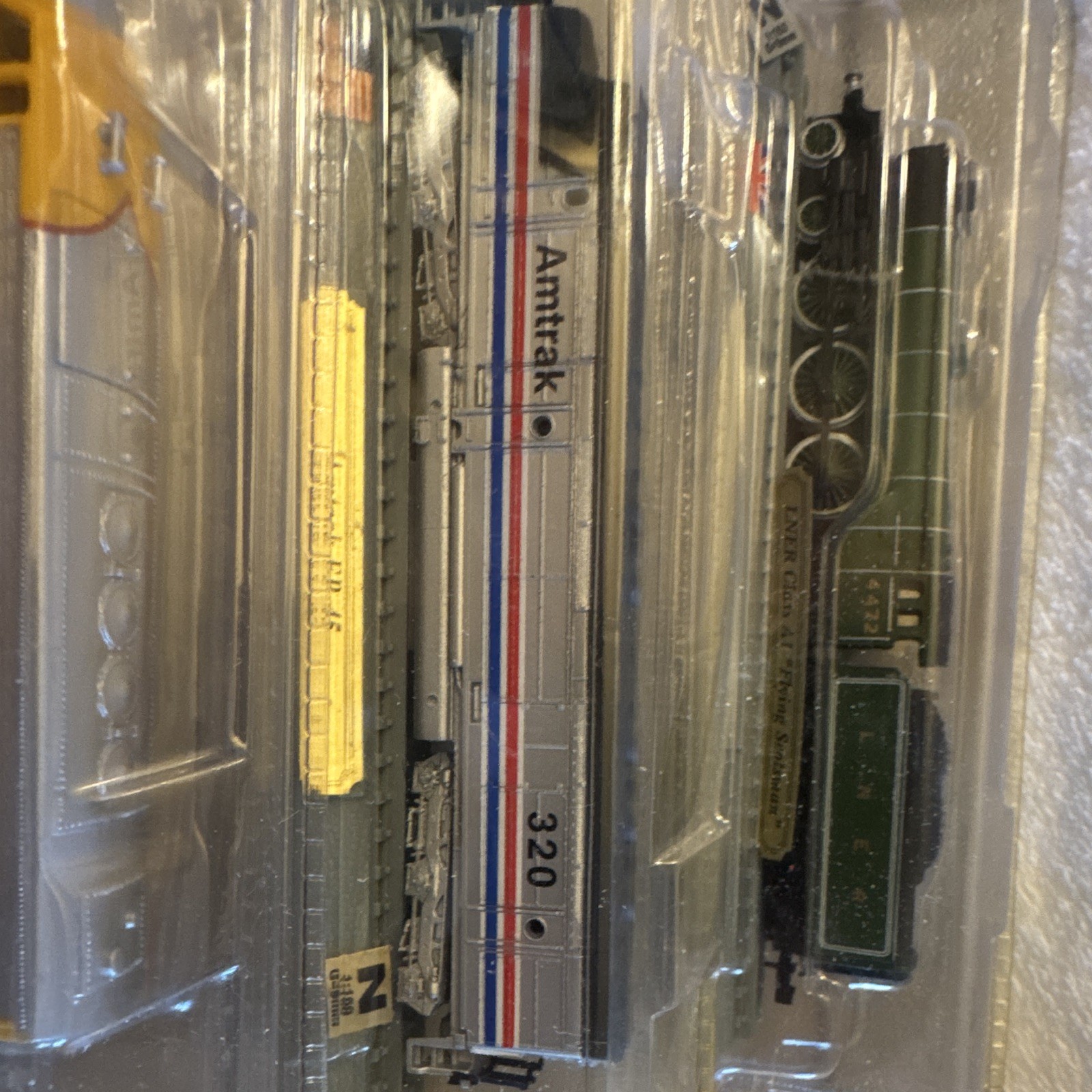 Del Prado N Gauge Amtrak FP-45 #320 Locomotive Analog 1:160 Silver Red Blue