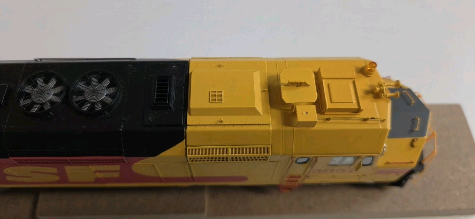 Athearn Genesis HO ATHG67658 F45 Santa Fe #5957 Kodachrome Tsunami Sound DCC/DC