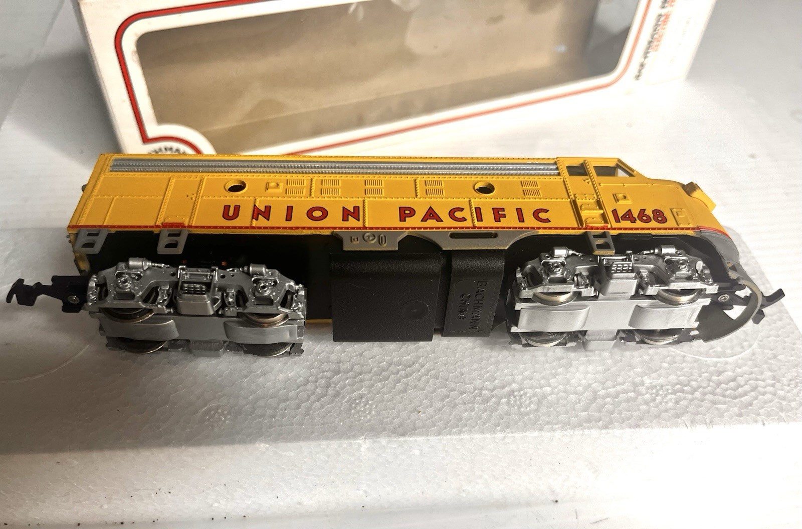 HO Scale Bachmann 61501 UP Union Pacific EMD F9 Diesel Locomotive #1468