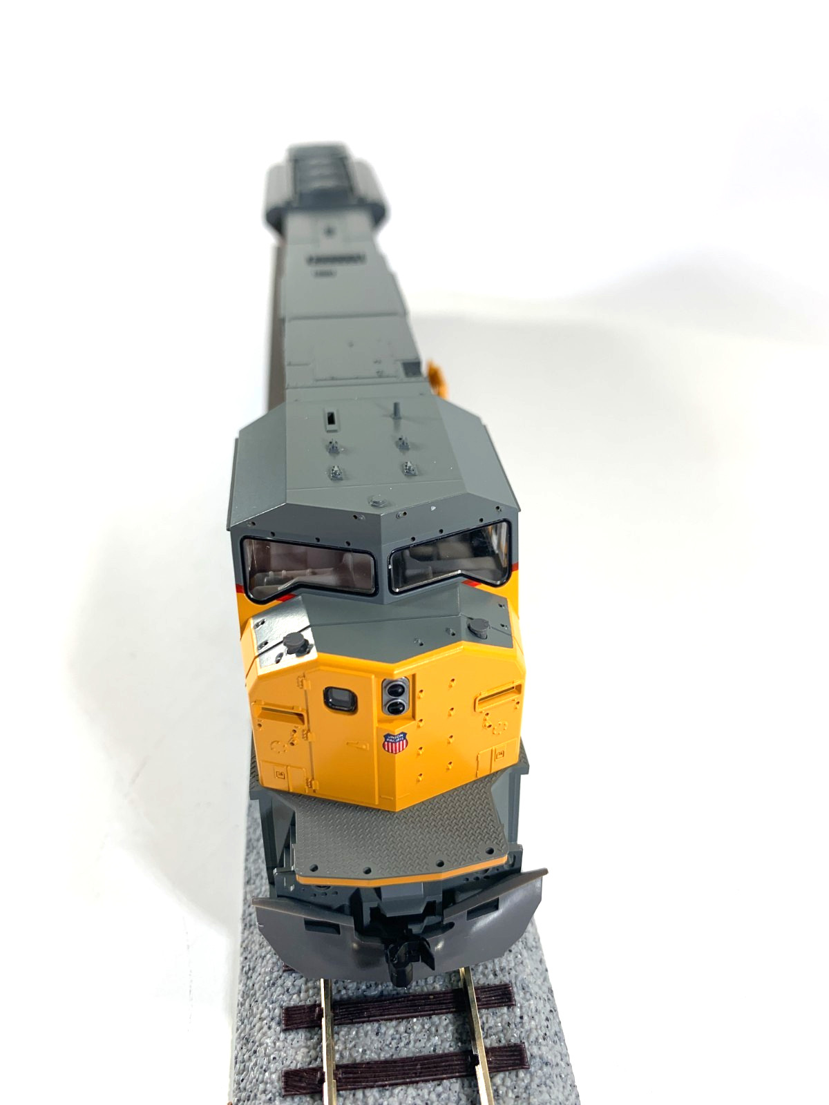 Kato HO 37-6366 Union Pacific SD90/43MAC Diesel # 8030 -DC / No Sound
