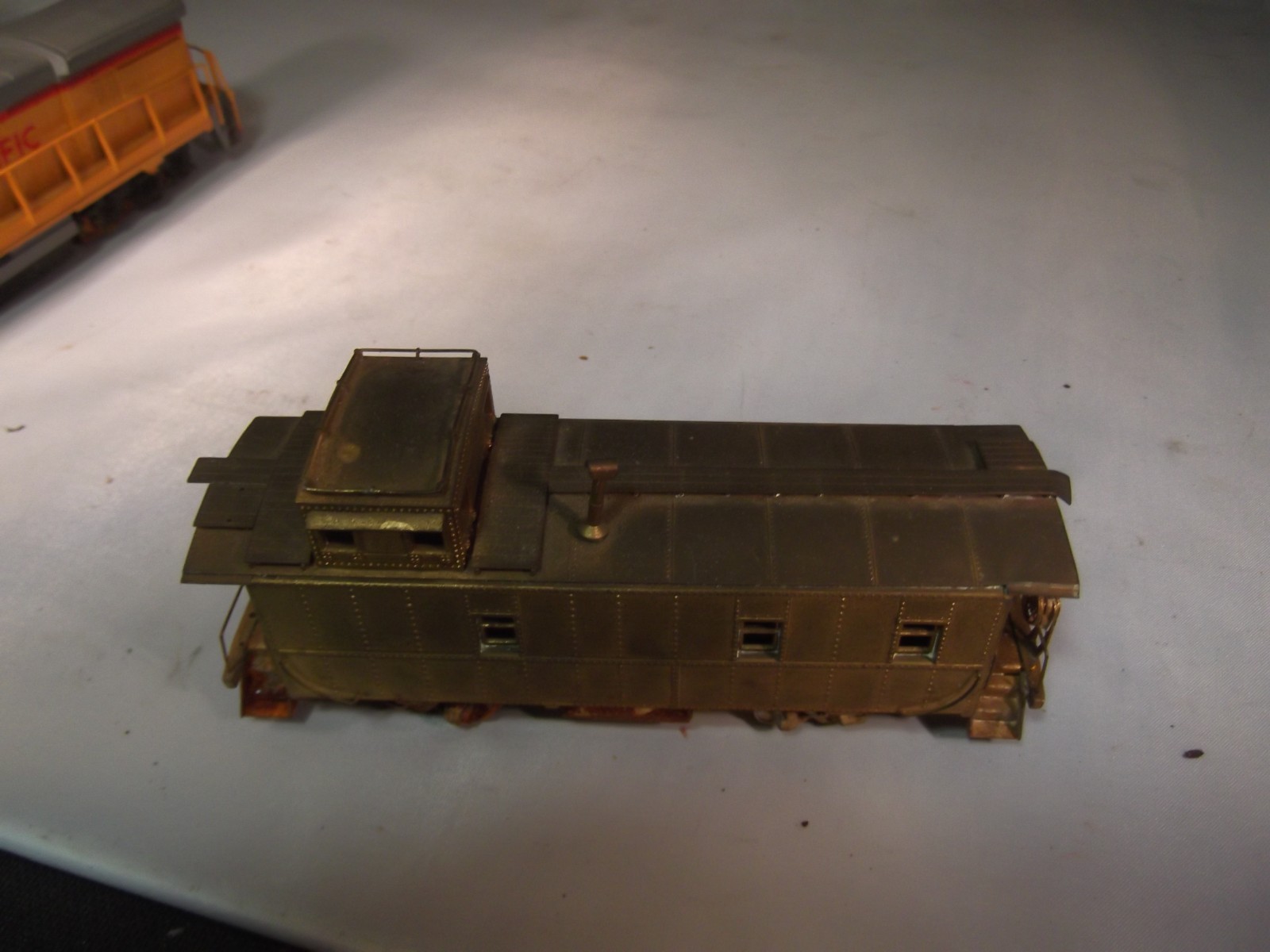 HO Scale Bachmann Locomotive Engine for Repair and a Brass Caboose from Japan