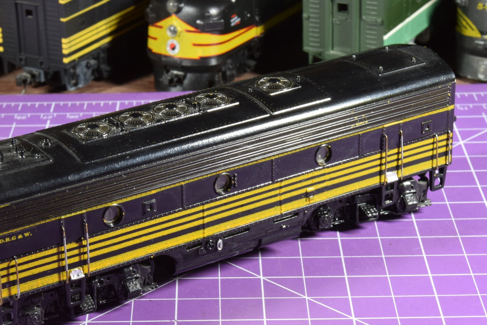 Dummy TrkRdy 5.2 oz DRG&W F series “B” unit, cab # ?, die cast couplers
