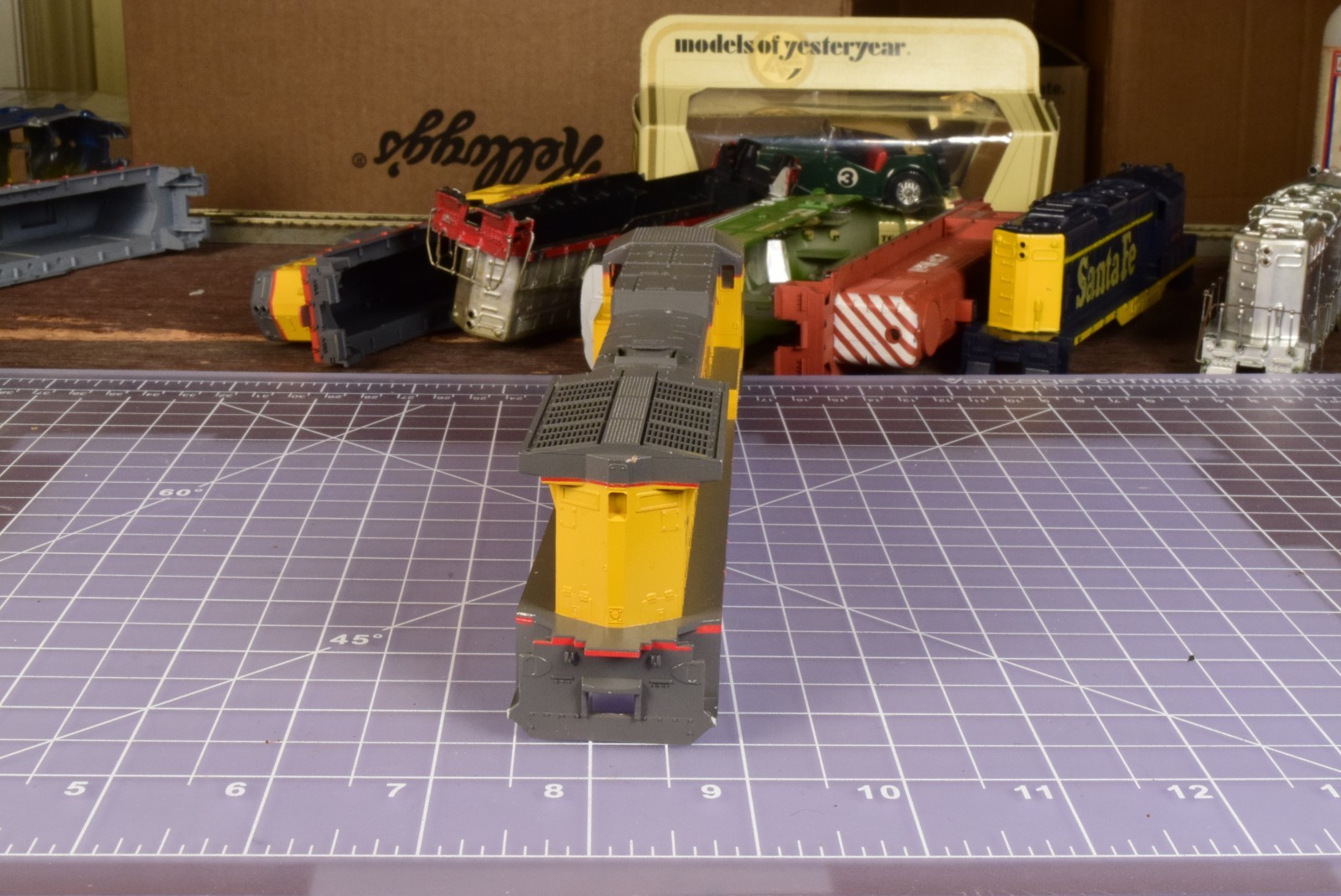 HO SHELL Union Pacific C40-8W DASH 8 cab 9382, no insert/railings SH5