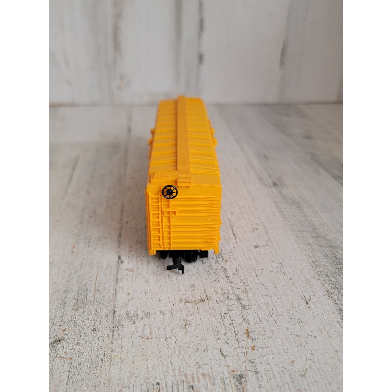 Union Pacific 47736 yellow train cart collectible home decor figure