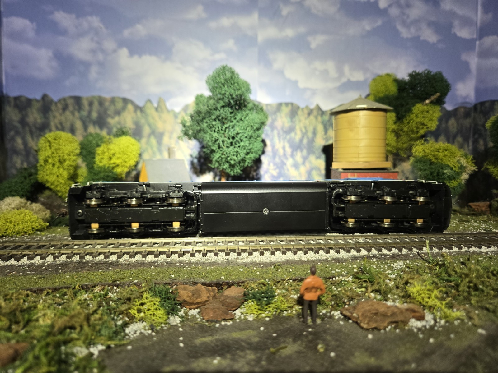 Athearn Genesis HO Scale Conrail SD60M #5529 with DCC/Sound
