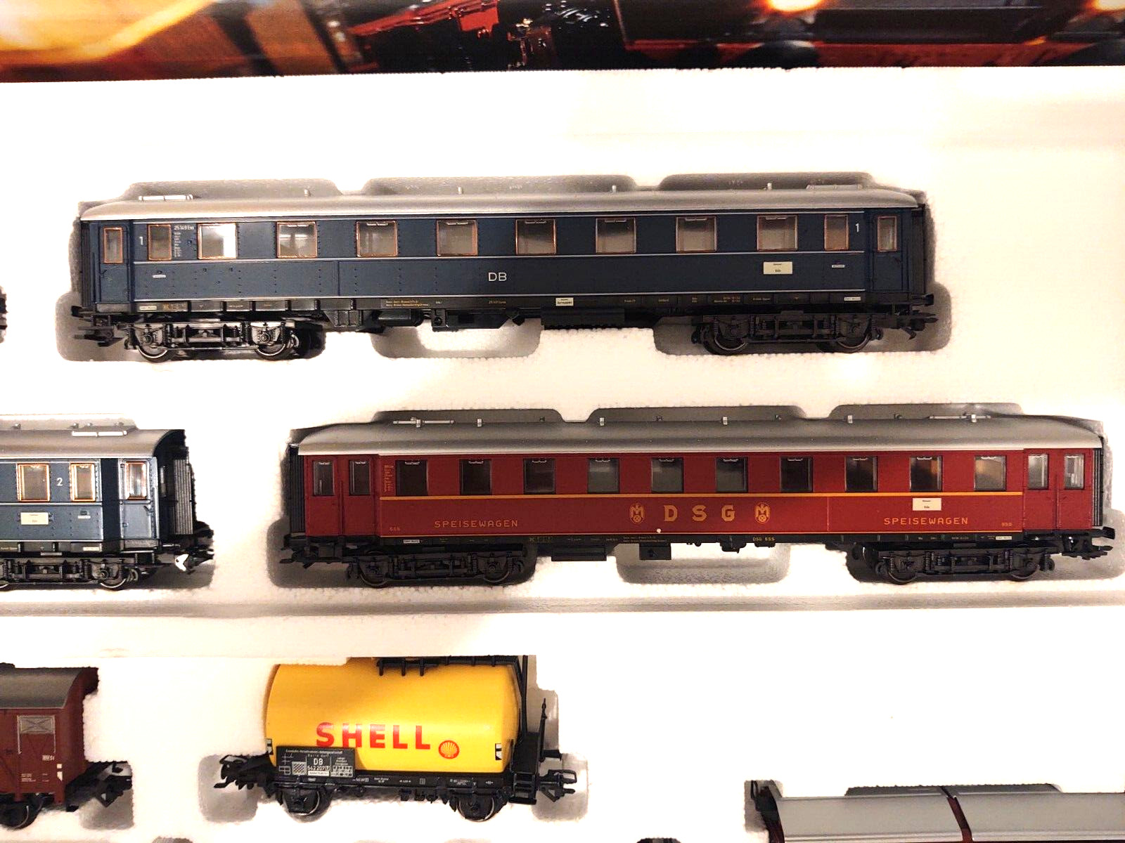 MARKLIN HO 29845 NEW 2 German Fed loco train sets BR-003 steam & BR-216 Digital