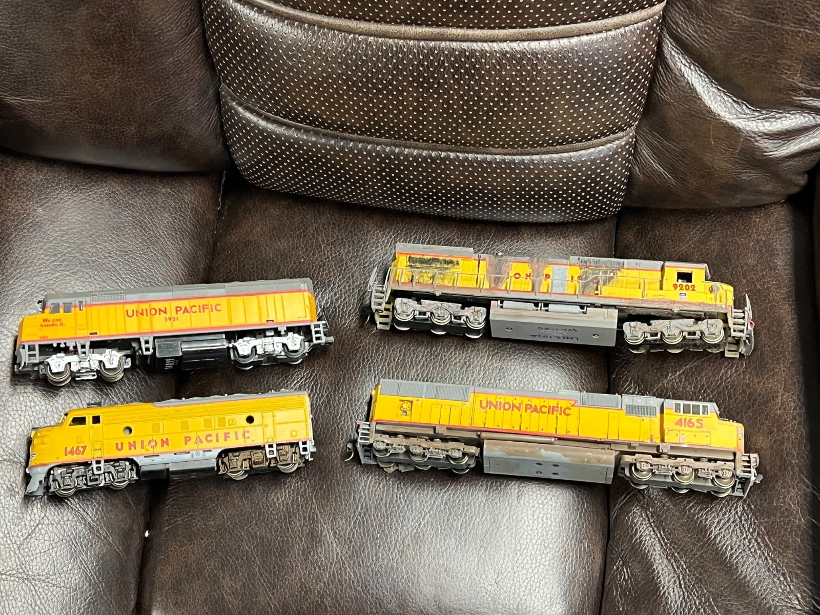 4 for 1 deal HO powered Union Pacific Locomotives all different types