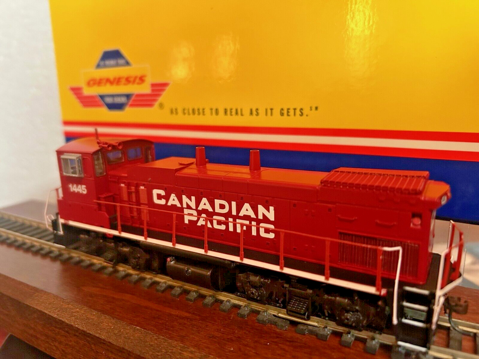 CANADIAN PACIFIC MP15ac SWITCH LOCO – DC/DCC Ready – HO Scale -“GENESIS” NEW OOP