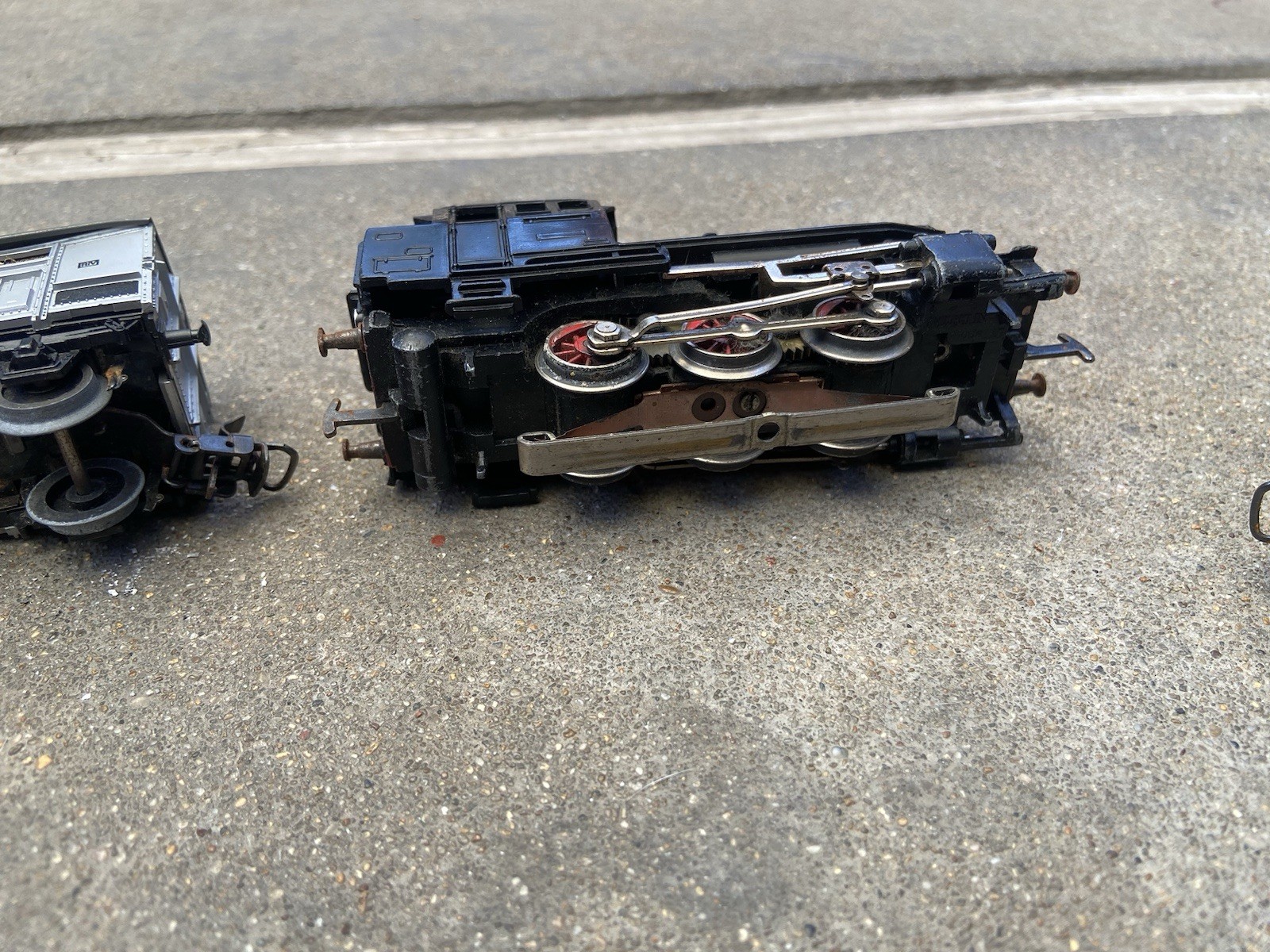 Märklin HO Set 3000 Engine with Cars, and Others – Untested