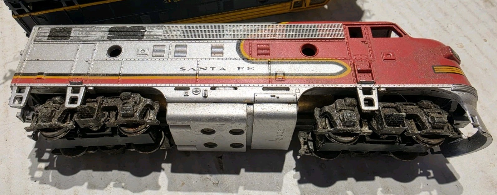 Athearn HO Scale Diesel Engine Santa Fe (2 Diesels) For PARTS