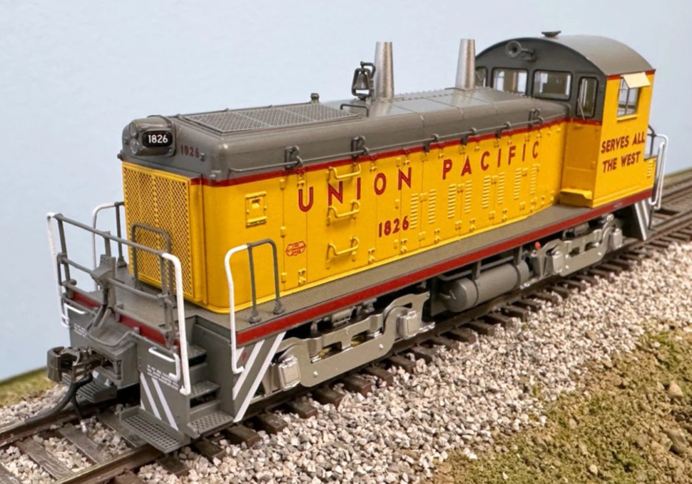 Rapido ~ HO Scale ~ EMD SW9 ~ Union Pacific #1834 ~ DC/DCC Sound ~ 027595