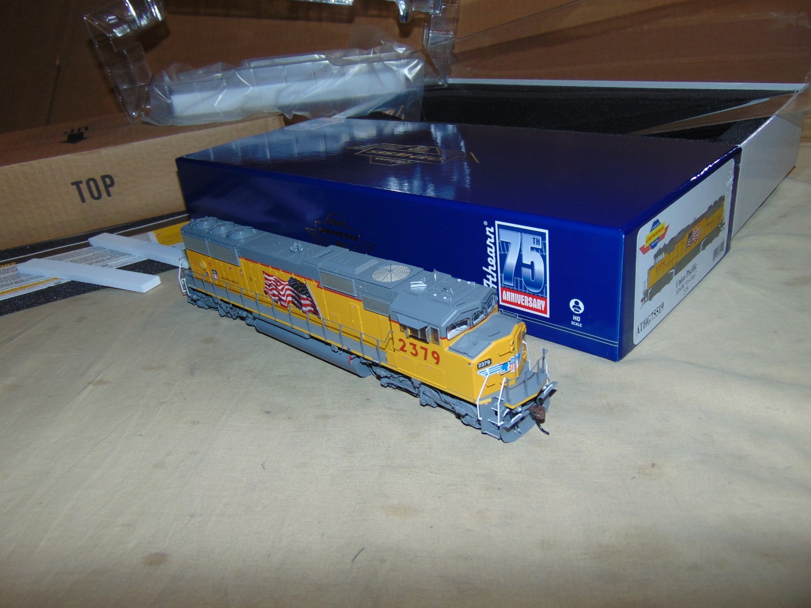 ATHEARN GENESIS HO 75519 UNION PACIFIC SD60M TRI CLOPS DIESEL -BRAND NEW