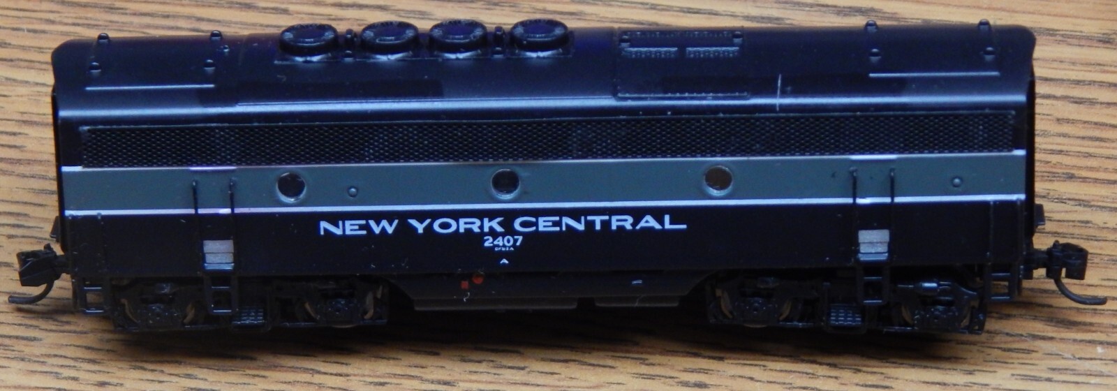 INTERMOUNTAIN 69801-02 NYC EMD F3B POWERED LOCO USED VERY LITTLE W/BOX N SCALE