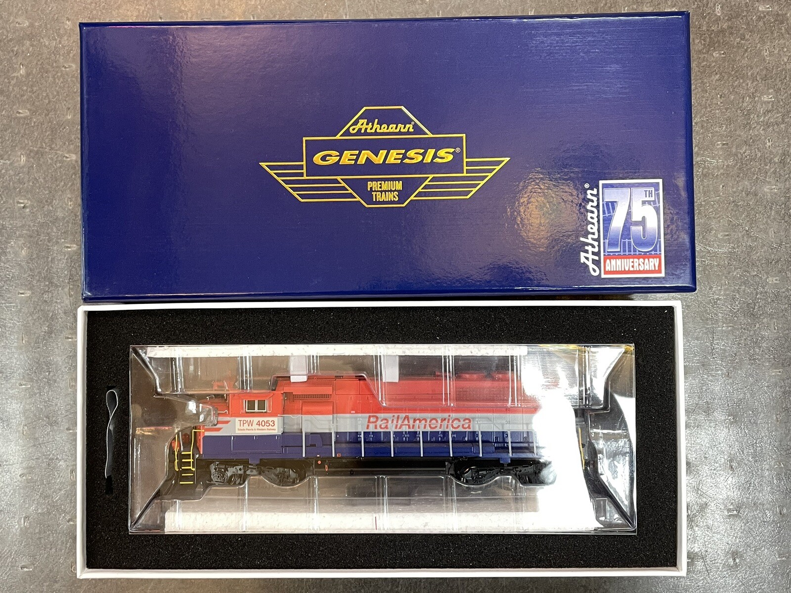 Athearn Genesis ATHG65088 Toldeo, Peoria, and Western GP40-2L #4053 Rail America