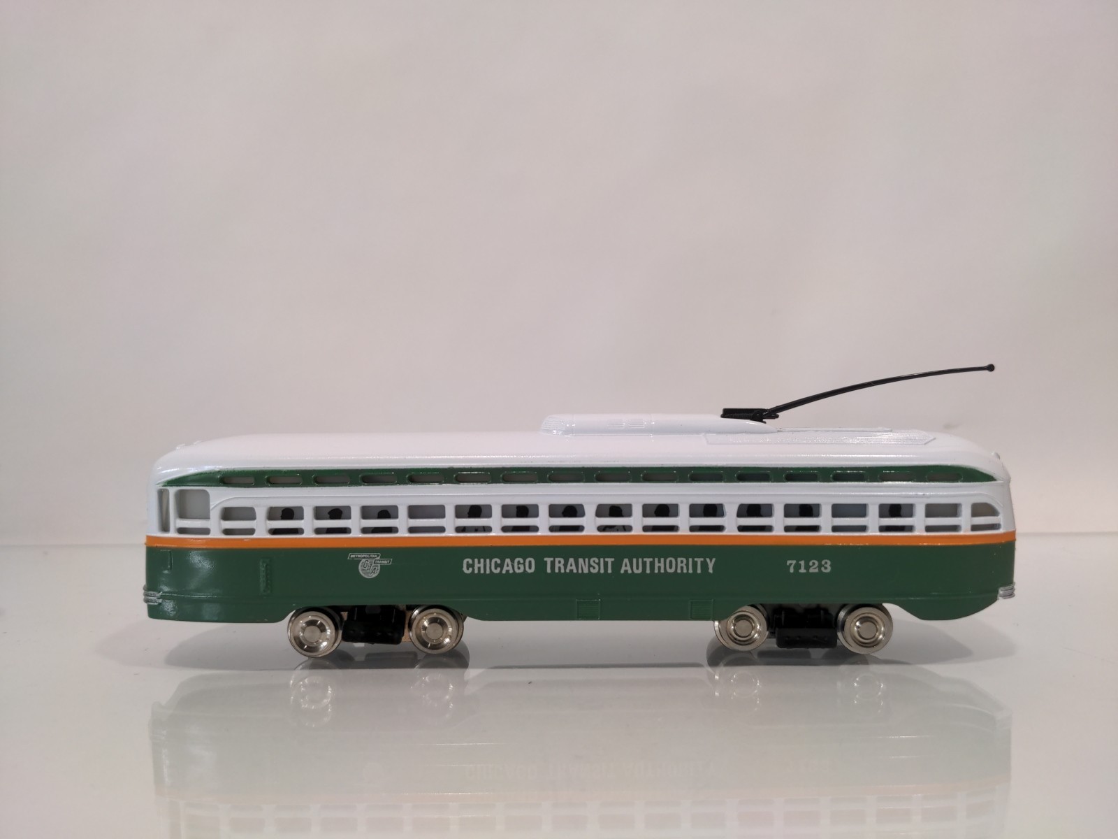 Bachmann HO Chicago Transit Authority CTA Streamline PCC Trolley