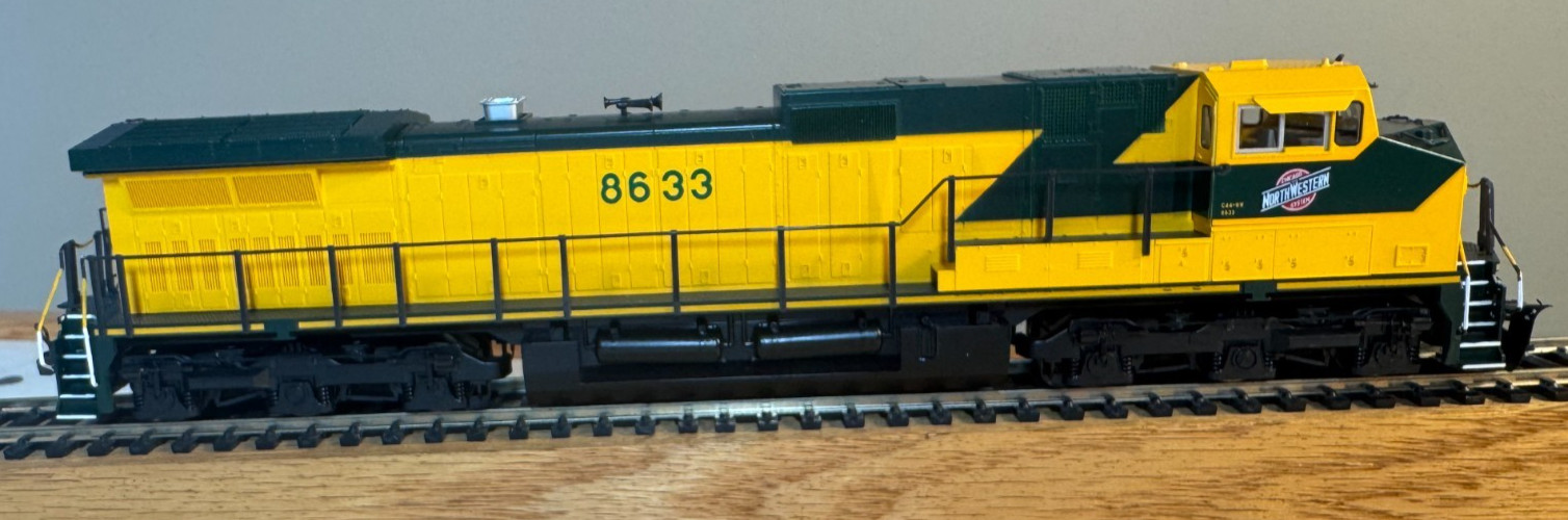 Set of 2 CNW Diesel Locomotives with DCC Control – EMD SD-7 & GE DAsh9-44CW
