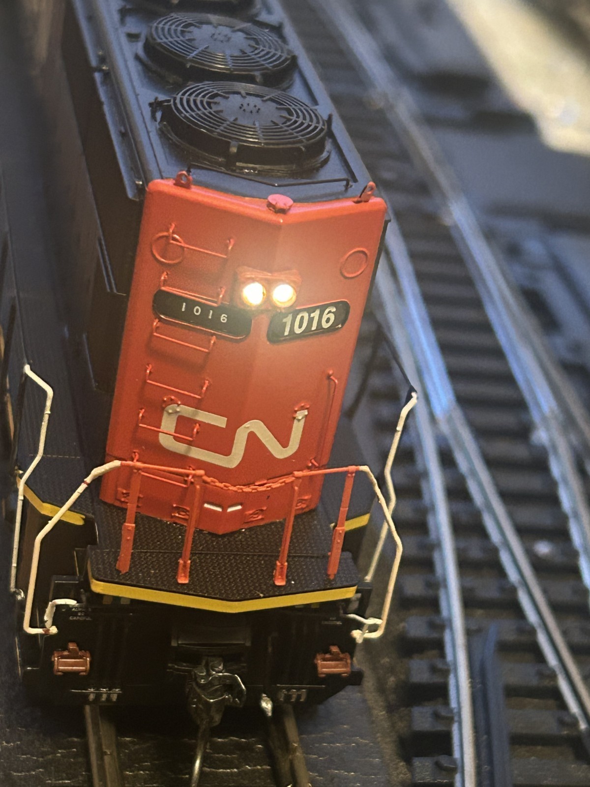 Athearn Genesis HO SD70 Canadian National CN #1016 DCC Sound Tsunami 2 KeepAlive