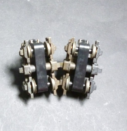 Ho Athearn Diesel locomotive Gp35 4 wheel trucks pair vintage.