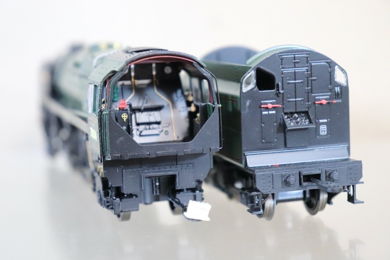 HORNBY R3096 DCC FITTED BR 4-6-2 LOCOMOTIVE 70004 WILLIAM SHAKESPEARE of