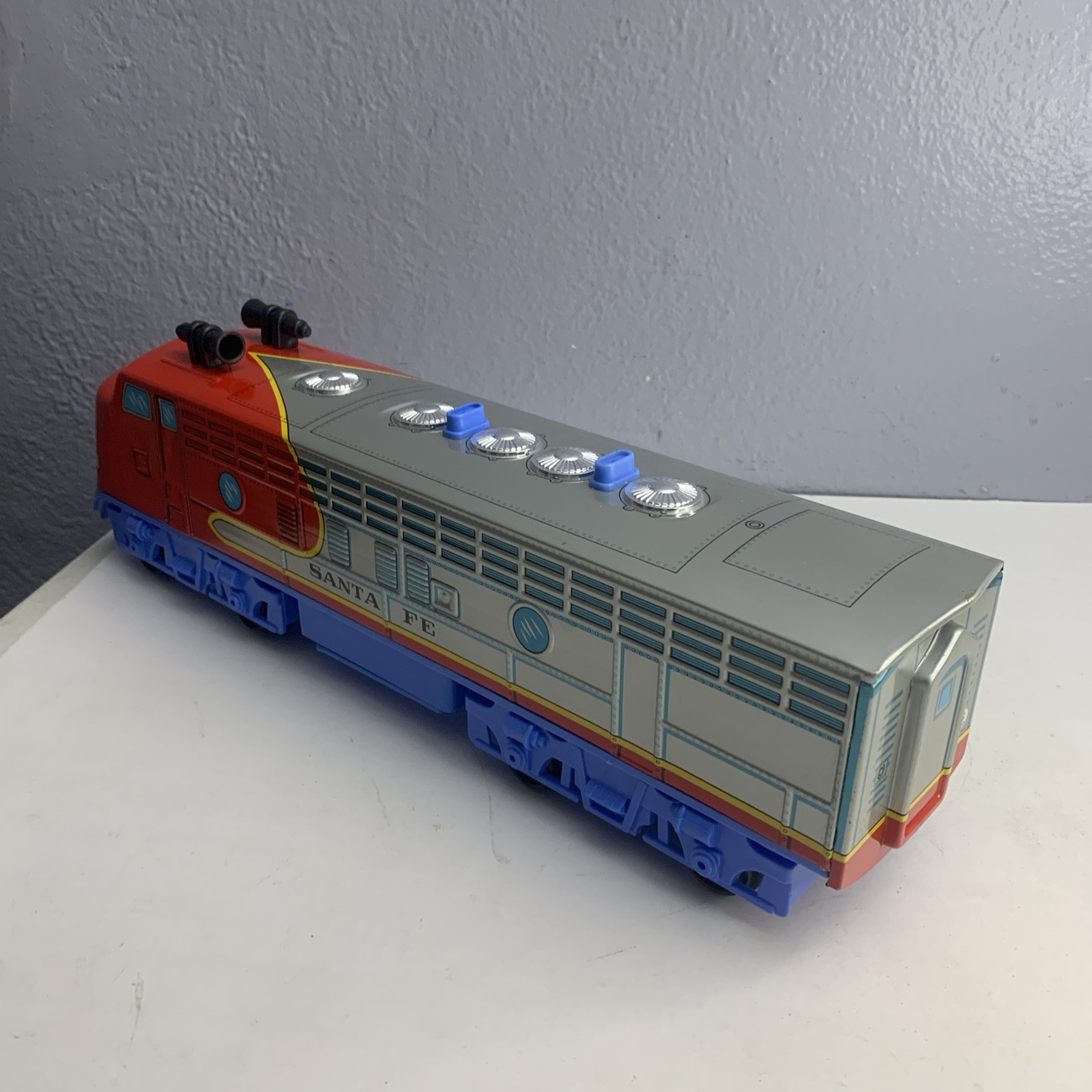 1950’s Vintage Locomotive Santa Fe 327 Trademark Modern Toys. Made In Japan 4190