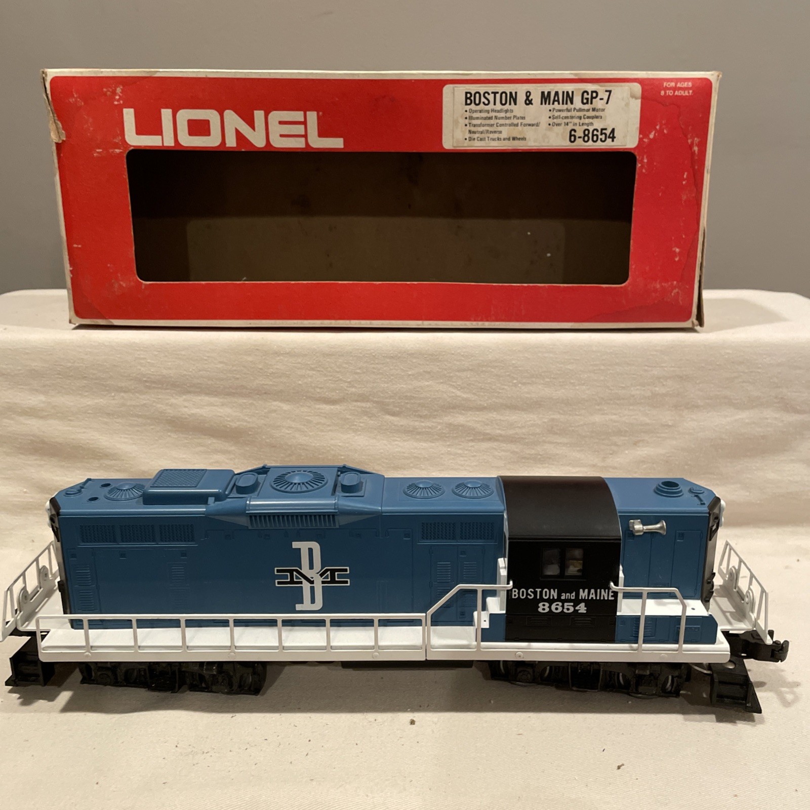 Lionel Boston & Maine GP-7 6-8654 O Gauge NICE!