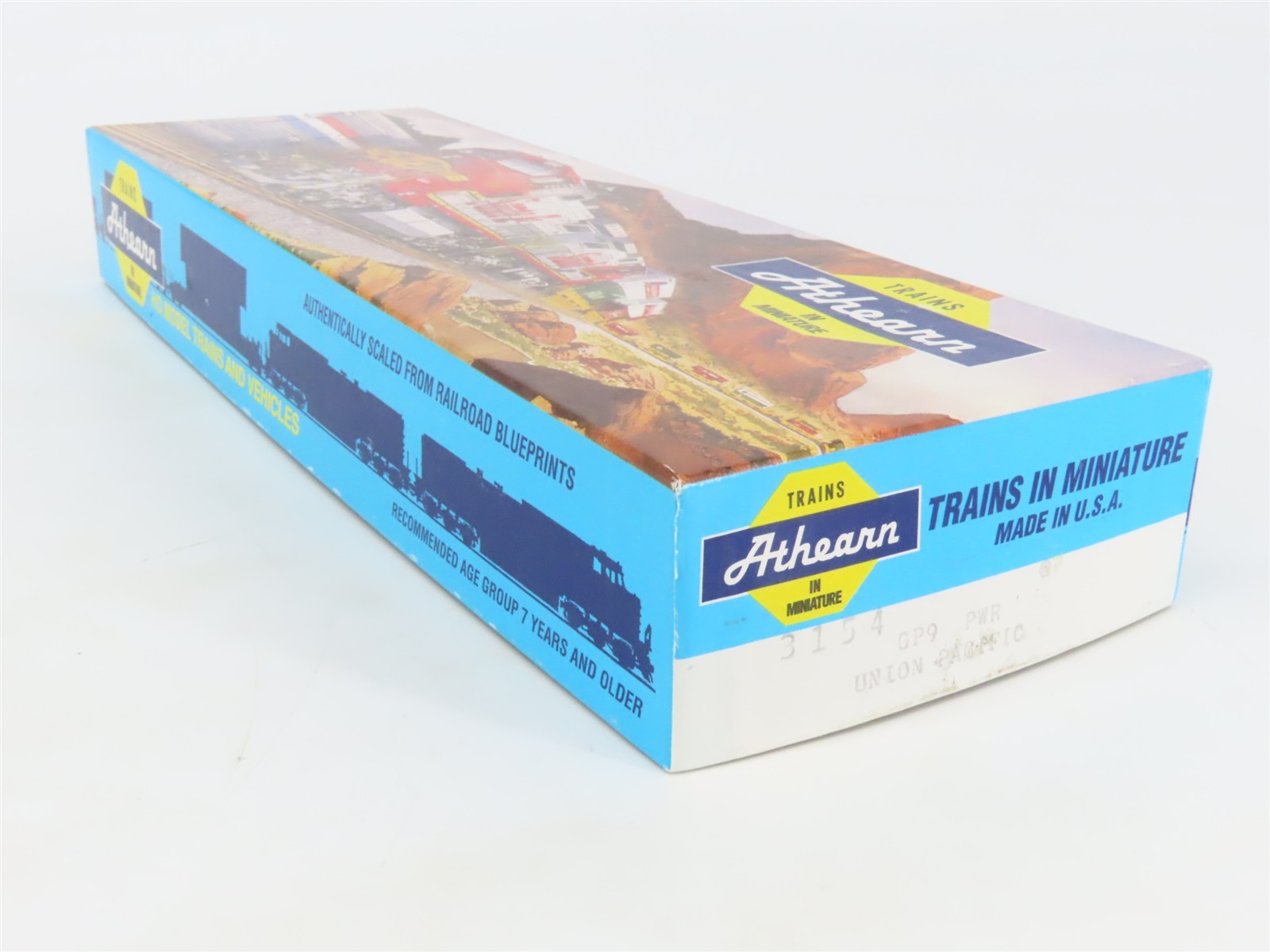 HO Scale Athearn 3154 UP Union Pacific “We can handle it.” EMD GP9 Diesel #250