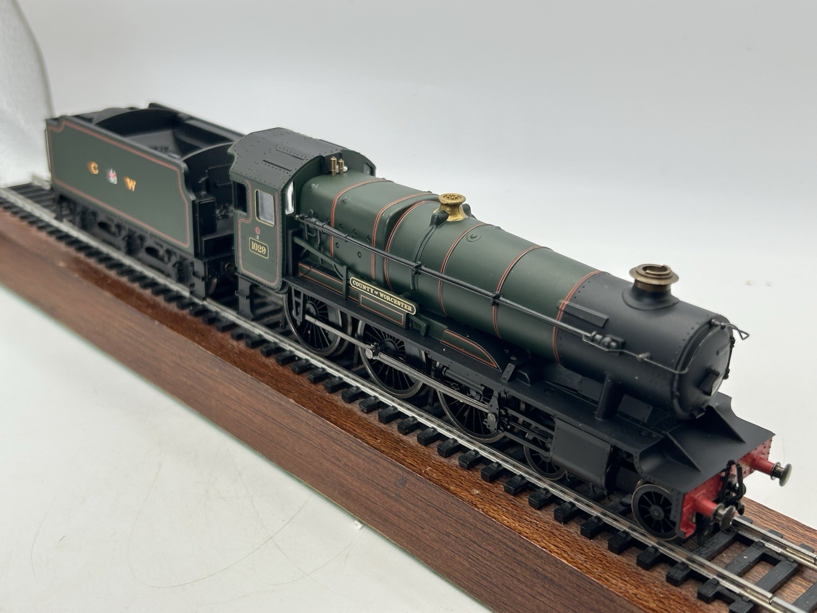 OO Hornby R2085 GWR ‘County Of Worchester’ 4-6-0 Steam Locomotive – (VG BOXED)