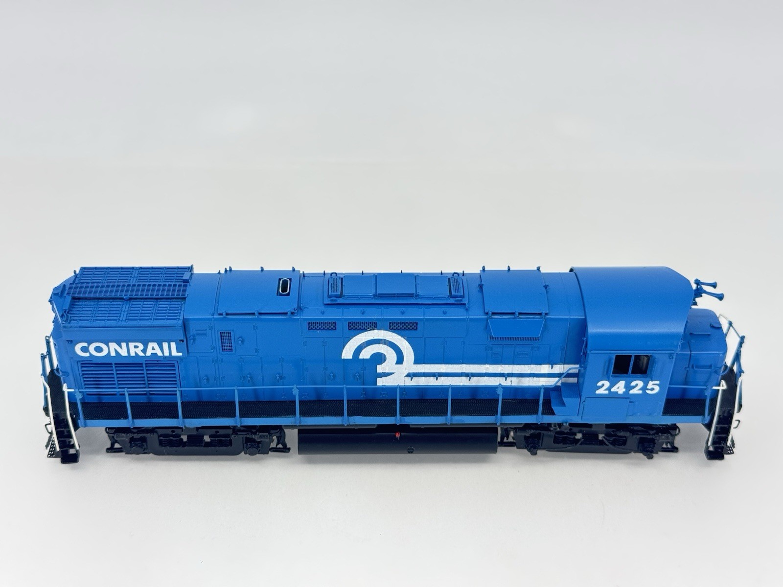 HO Scale Overland Models OMI 1925 Conrail Alco C425 Diesel Locomotive CR #2425