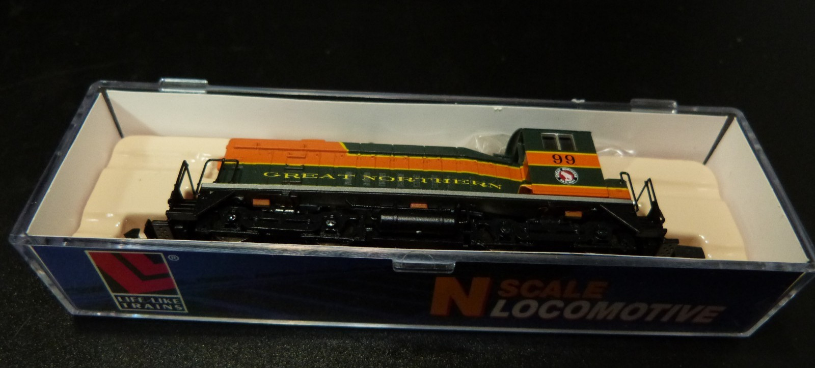 N Scale LIfe Like Great Northern SW8 Switcher #99