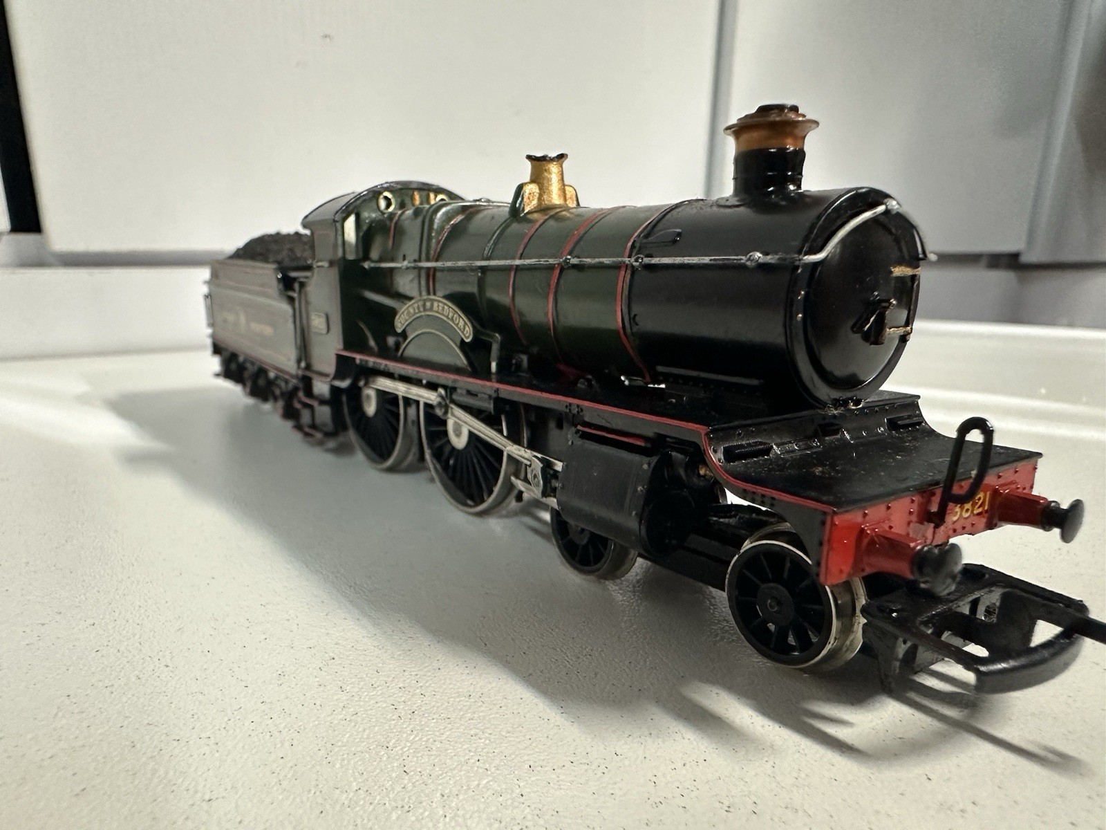 Hornby R392 County Class 4-4-0 ‘County of Bedford’ 3821 in GWR BR Green Boxed