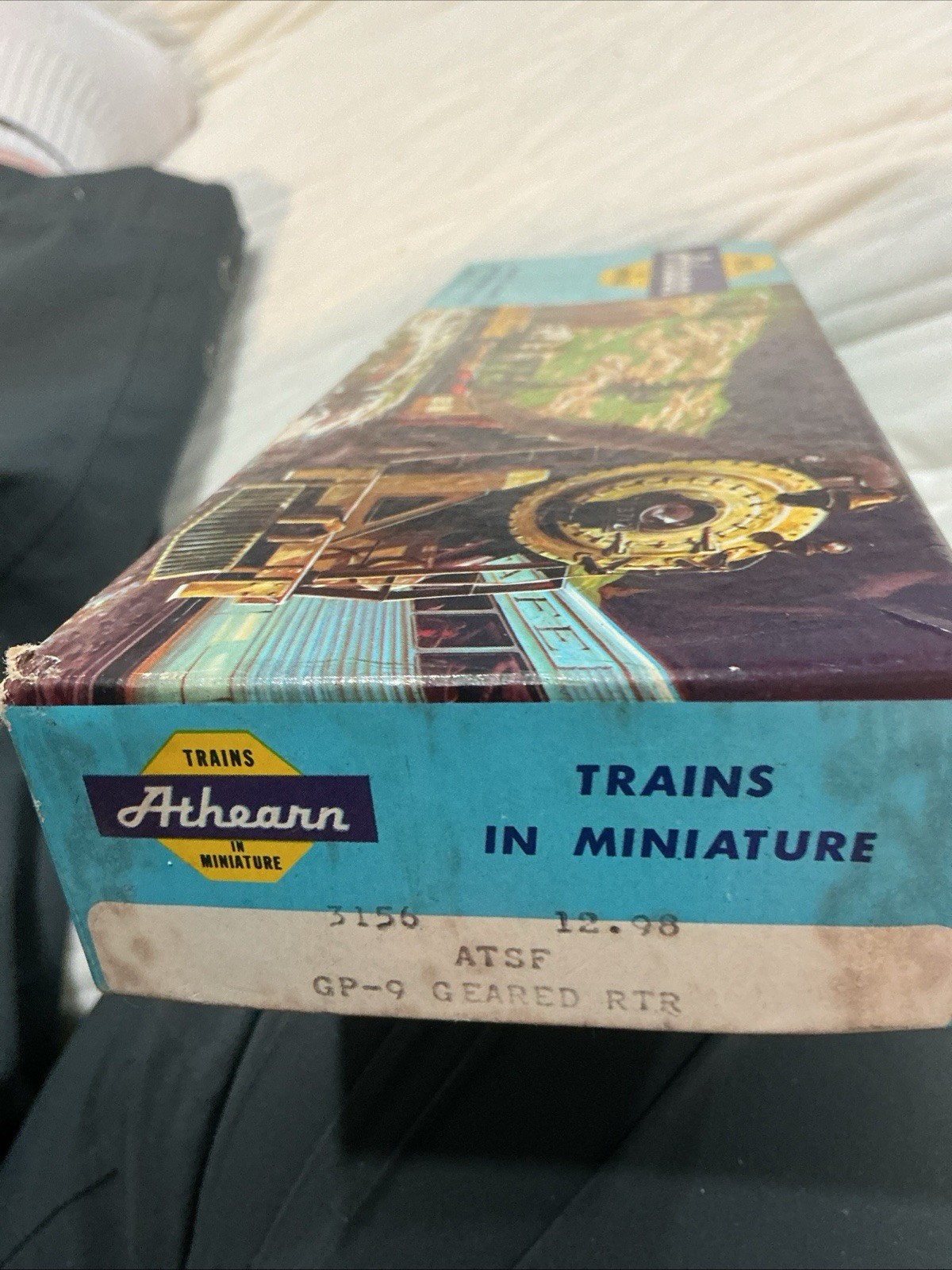 NIB HO Gauge Athearn GP – 9 Powered Diesel Engine 2685 ATSF W/Instructions.🚂🔥