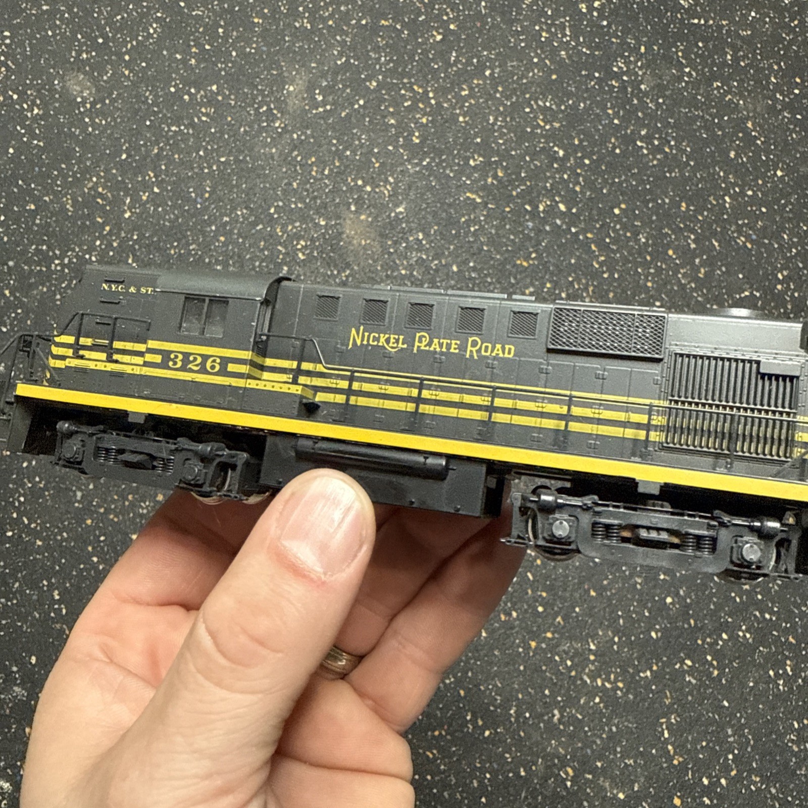 Atlas/Kato HO Nickel Plate Road #326 RS11 Diesel Engine DC NO BOX