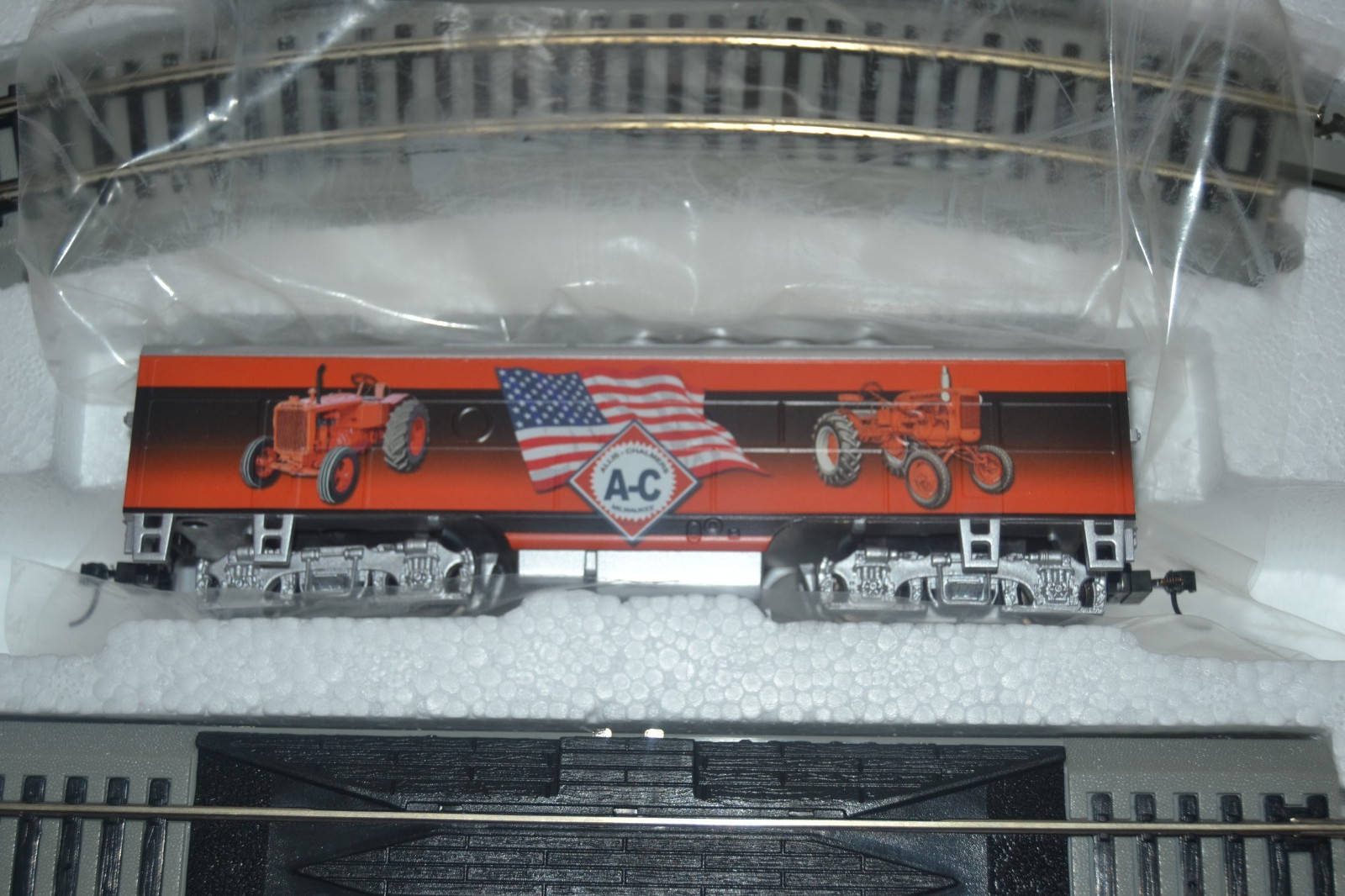 ALLIS CHALMERS HAWTHORNE VILLAGE BRADFORD EXCHANGE HO SCALE TRAIN SET NEVER USED