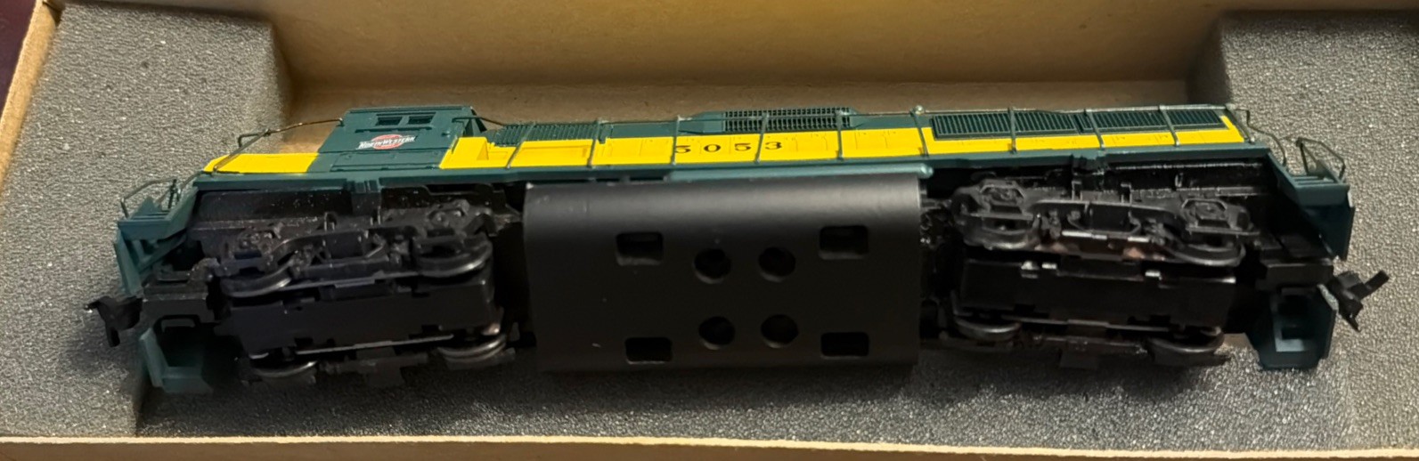 CP50 DMY CNW 4678 HO Athearn ENGINE Plus 1 Piece Atlas 9” Track
