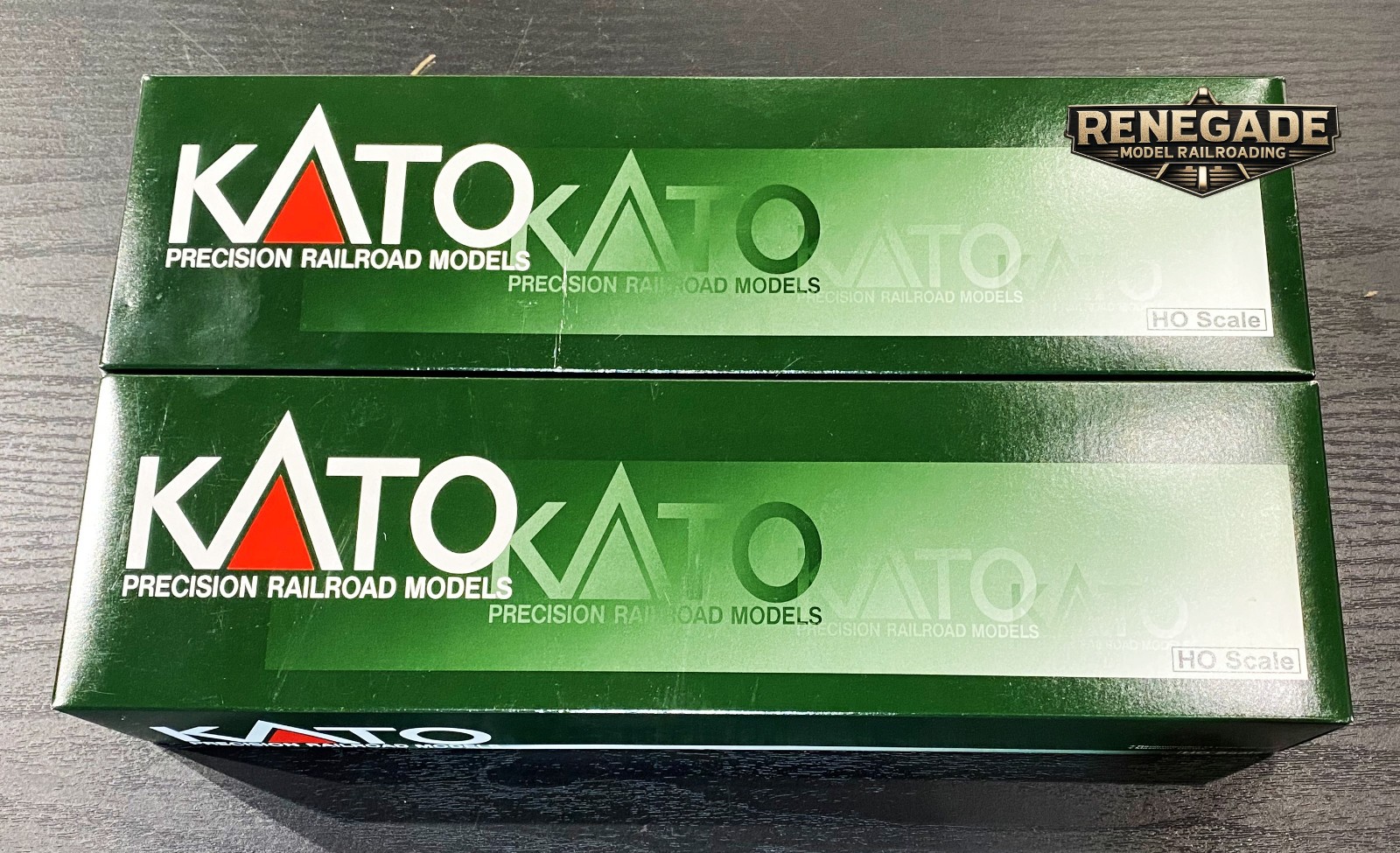 Kato HO Scale Chicago Metra EMD F40PH Ditch Light Locomotives #142 #149 2-Pack