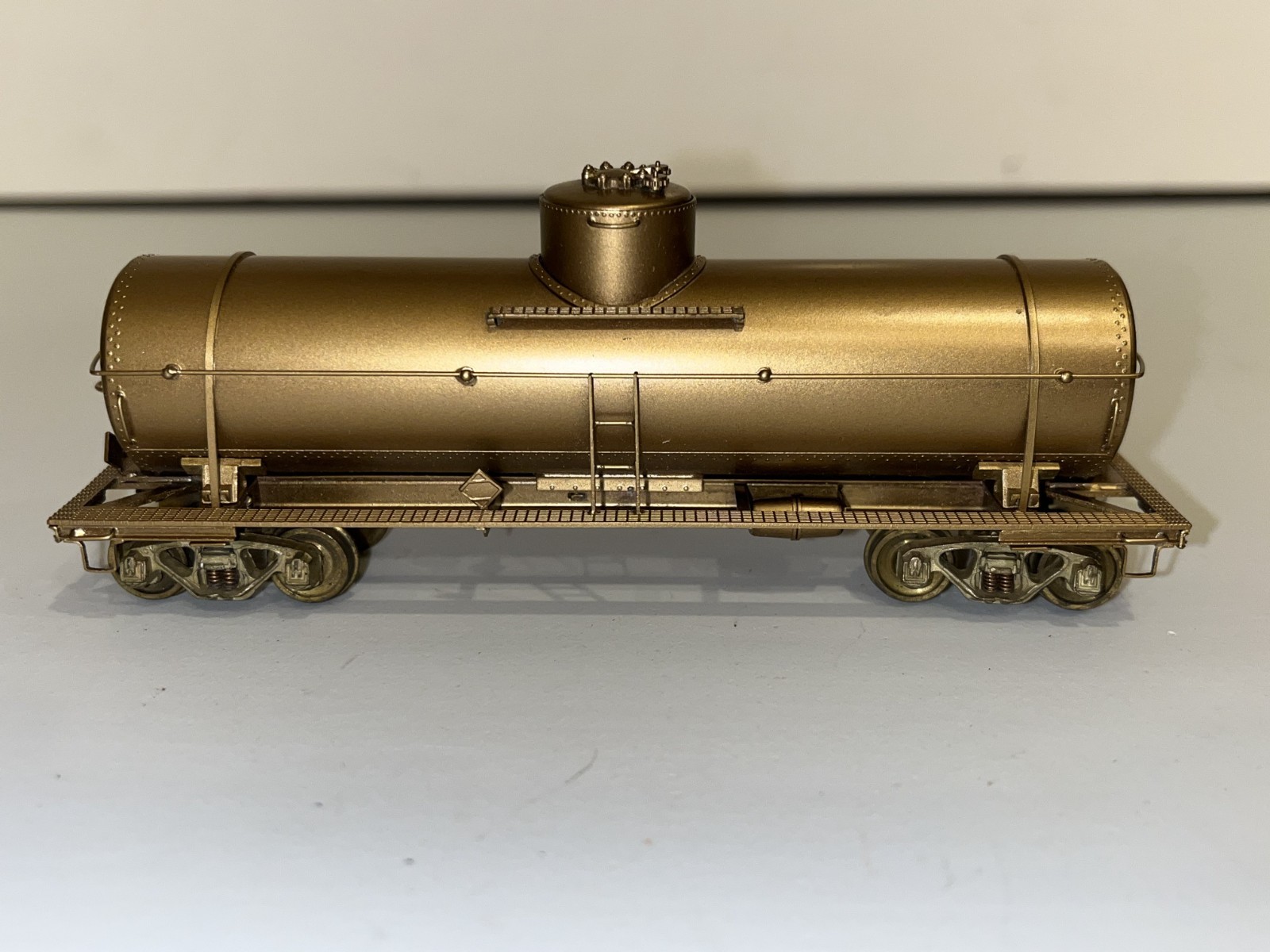 Lambert Associates HO Brass ICC 10,000 Gallon Tank Car Type 103 – Grogeous