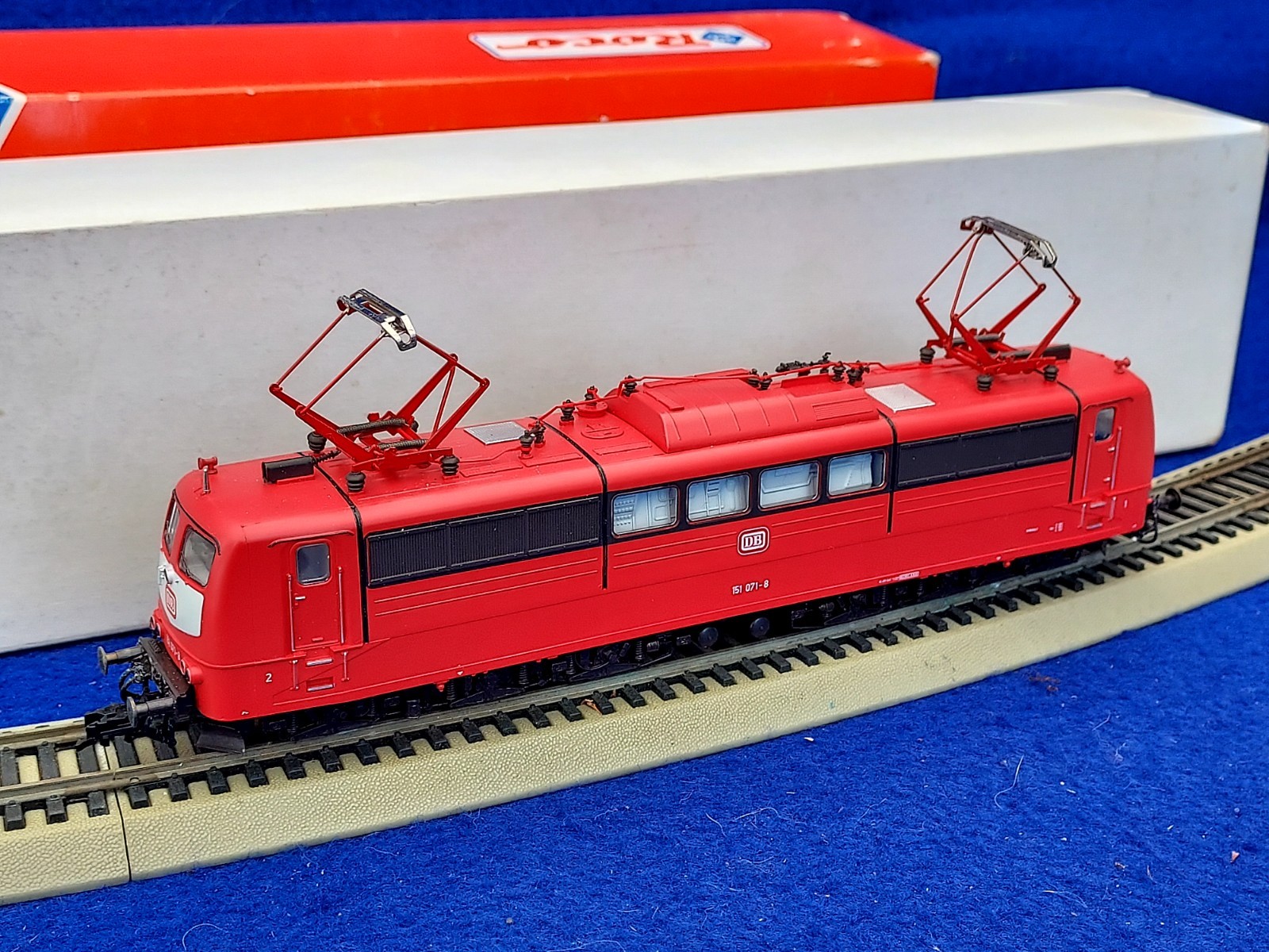 Roco H0 DB BR 151 071-8, Heavy Freight E-Lok in Traffic Red #43380 , Mint