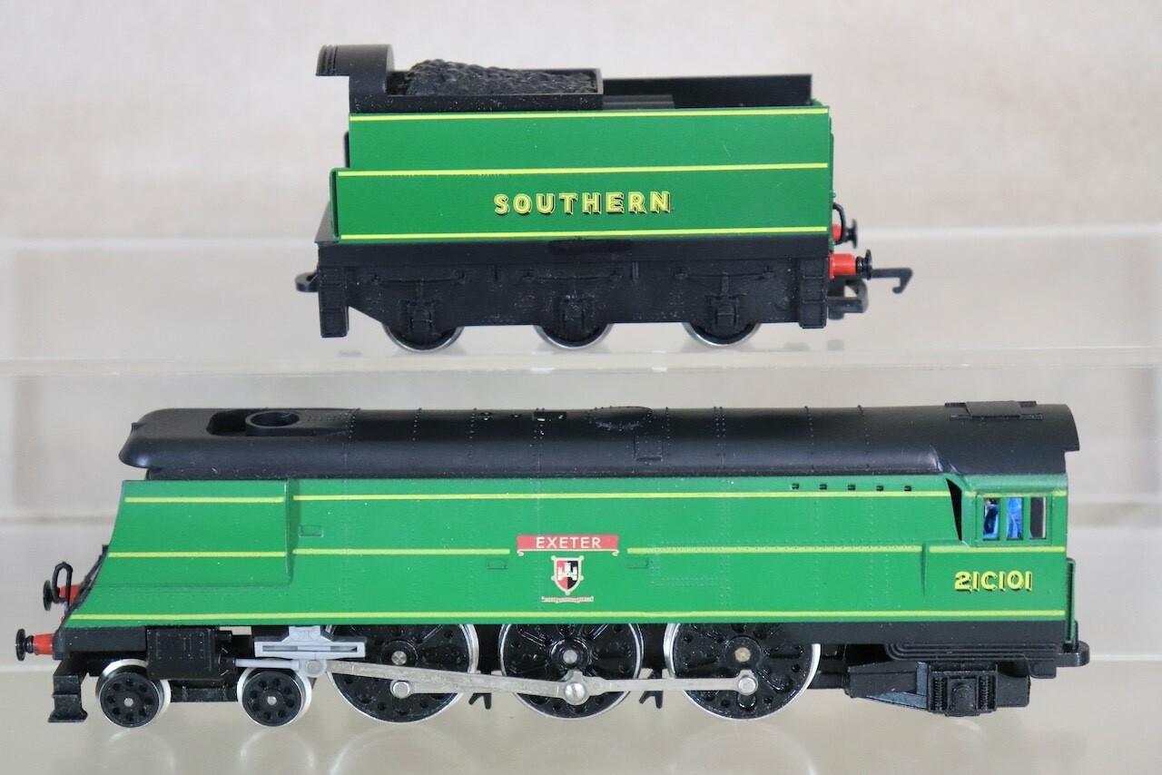 HORNBY R320 SOUTHERN 4-6-2 WEST COUNTRY CLASS LOCOMOTIVE 21C101 EXETER ob