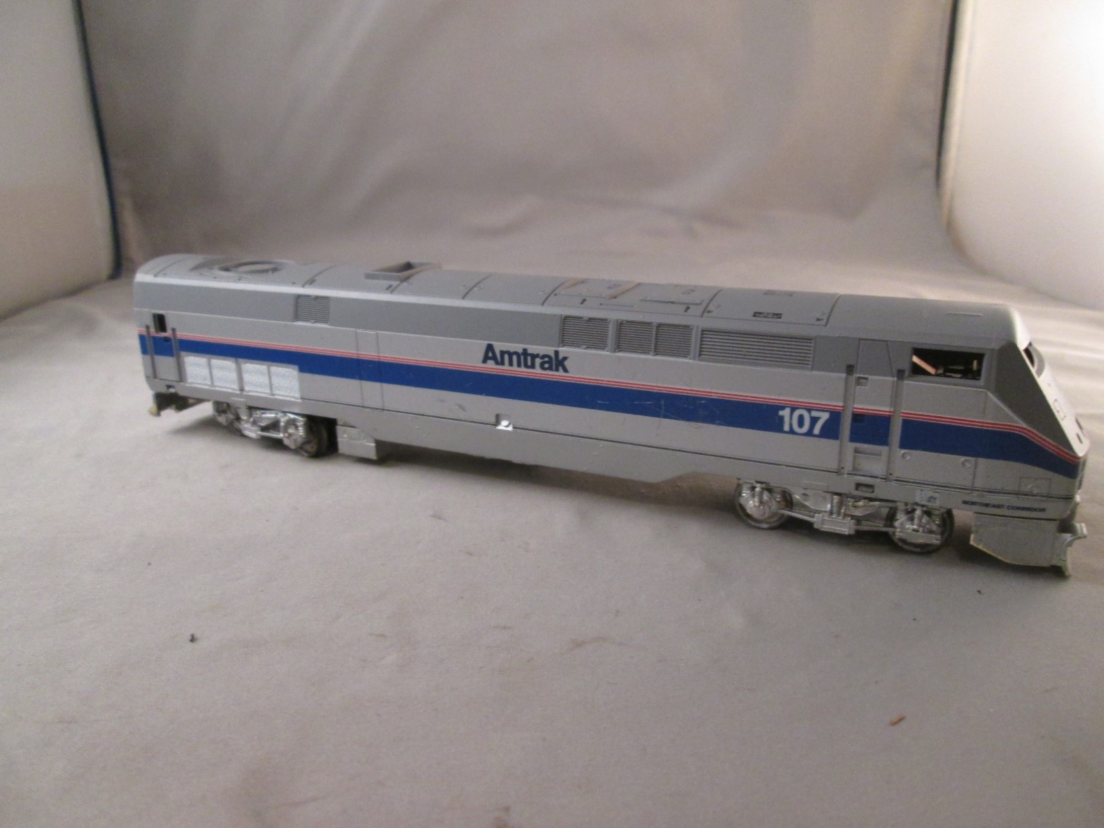 HO Scale Amtrak Northeast Corridor Deisel Powered Locomotive #107 partial used