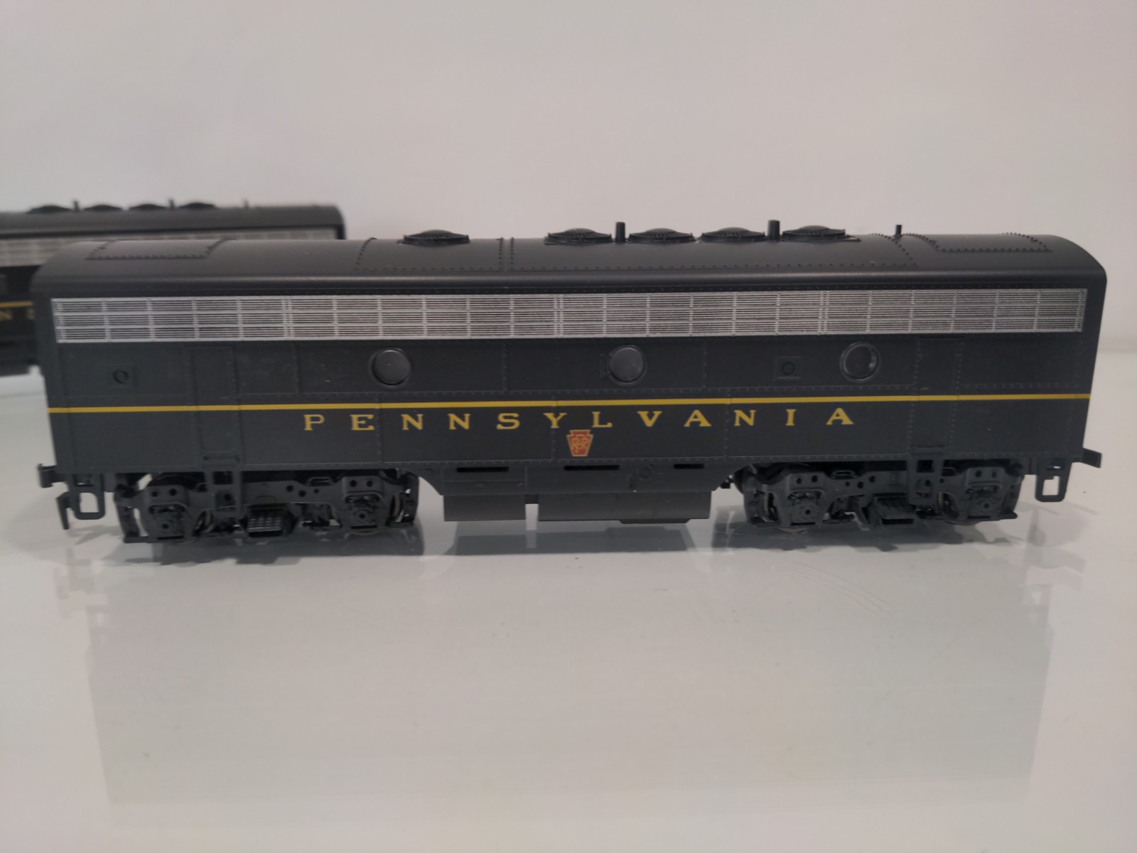 HO Pennsylvania PRR F7A-B-A 3 Unit Set Stewart Hobbies 9120-1 Kato Drives LN
