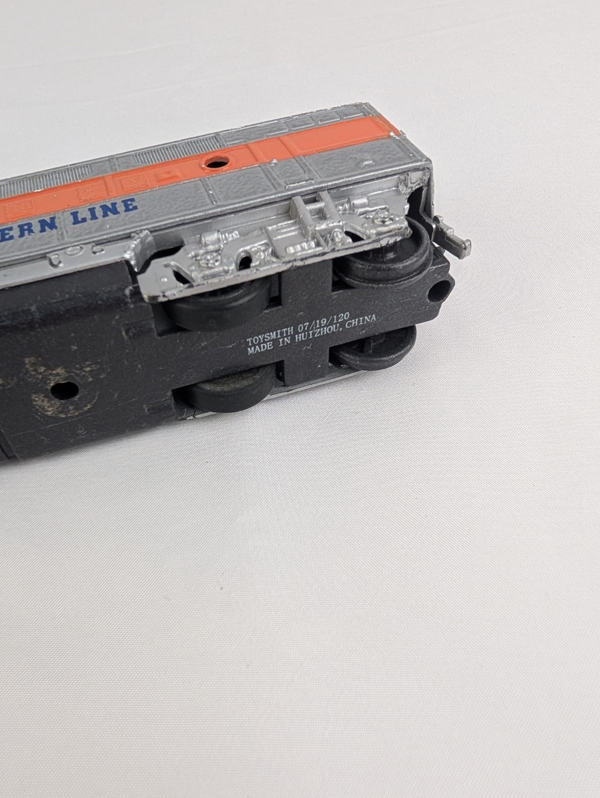 Toysmith Western Line Diesel Train Locomotive Orange Silver F-Unit Engine