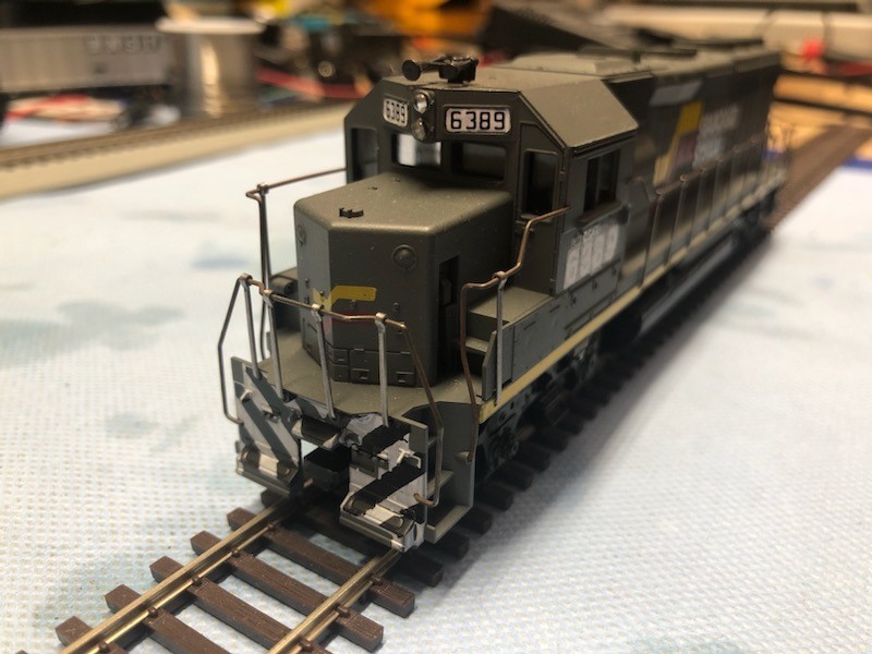 Athearn Blue Box GP40-2 CSX/SBD