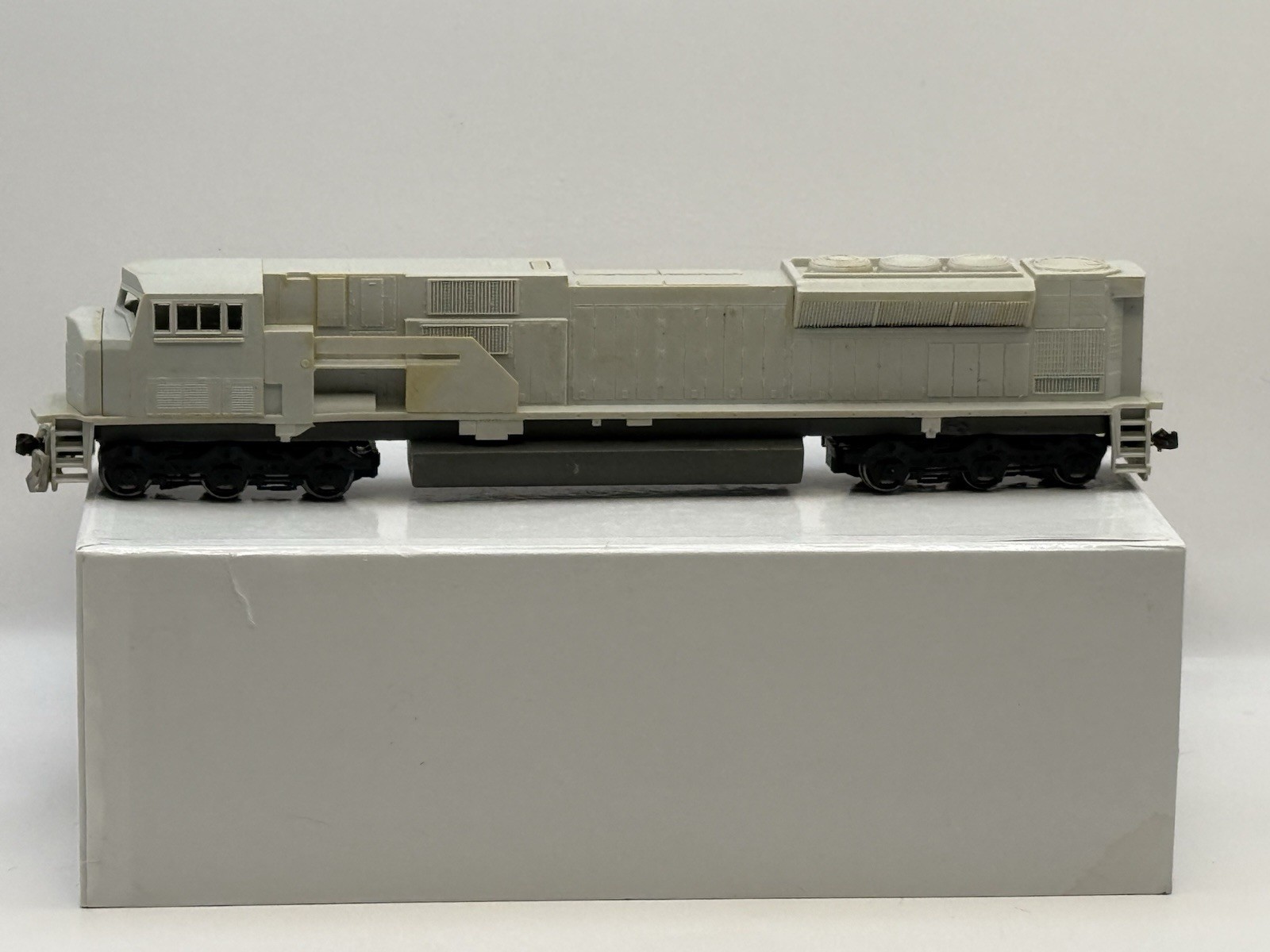 Rail Power HO Scale SD90MAC Undeclared Locomotive Shell And Chassis Kit 547