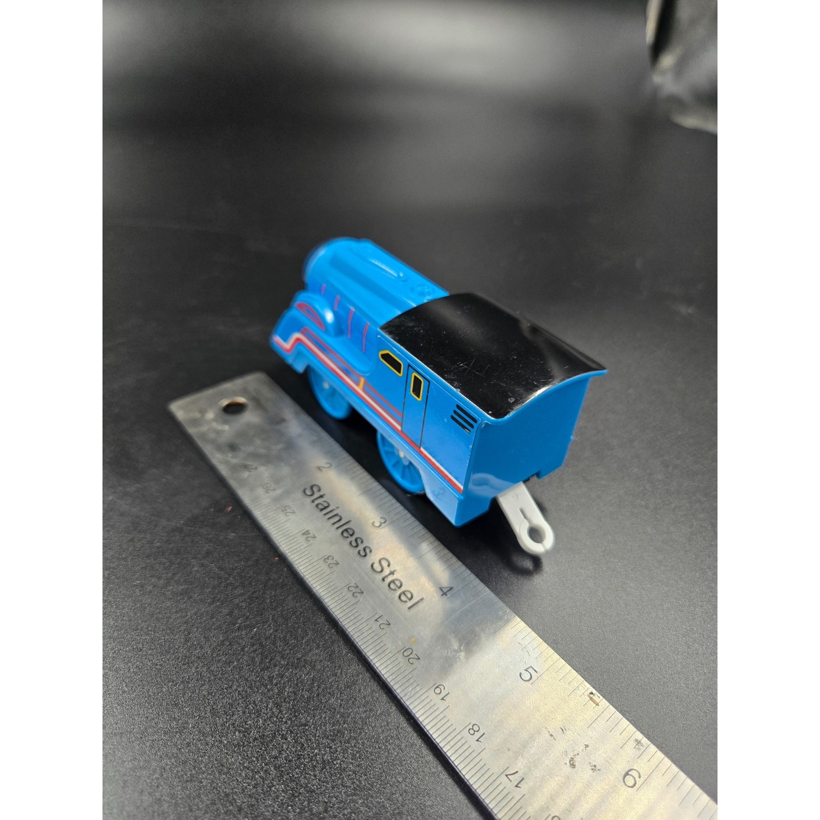 Takara Tomy Plarail Thomas Streamlined Thomas Motorized Train Toy