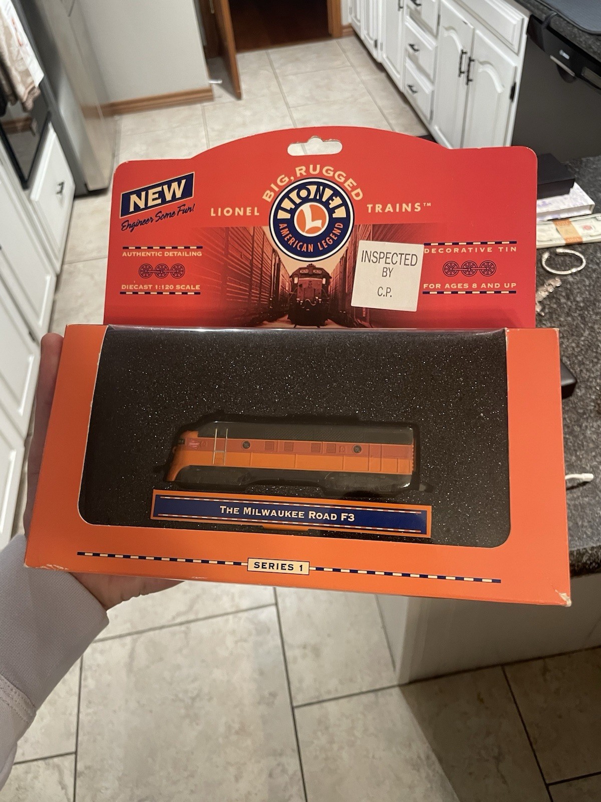 1998 LIONEL F3 SERIES THE MILWAUKEE ROAD F3 1:120 SCALE DIECAST SERIES 1