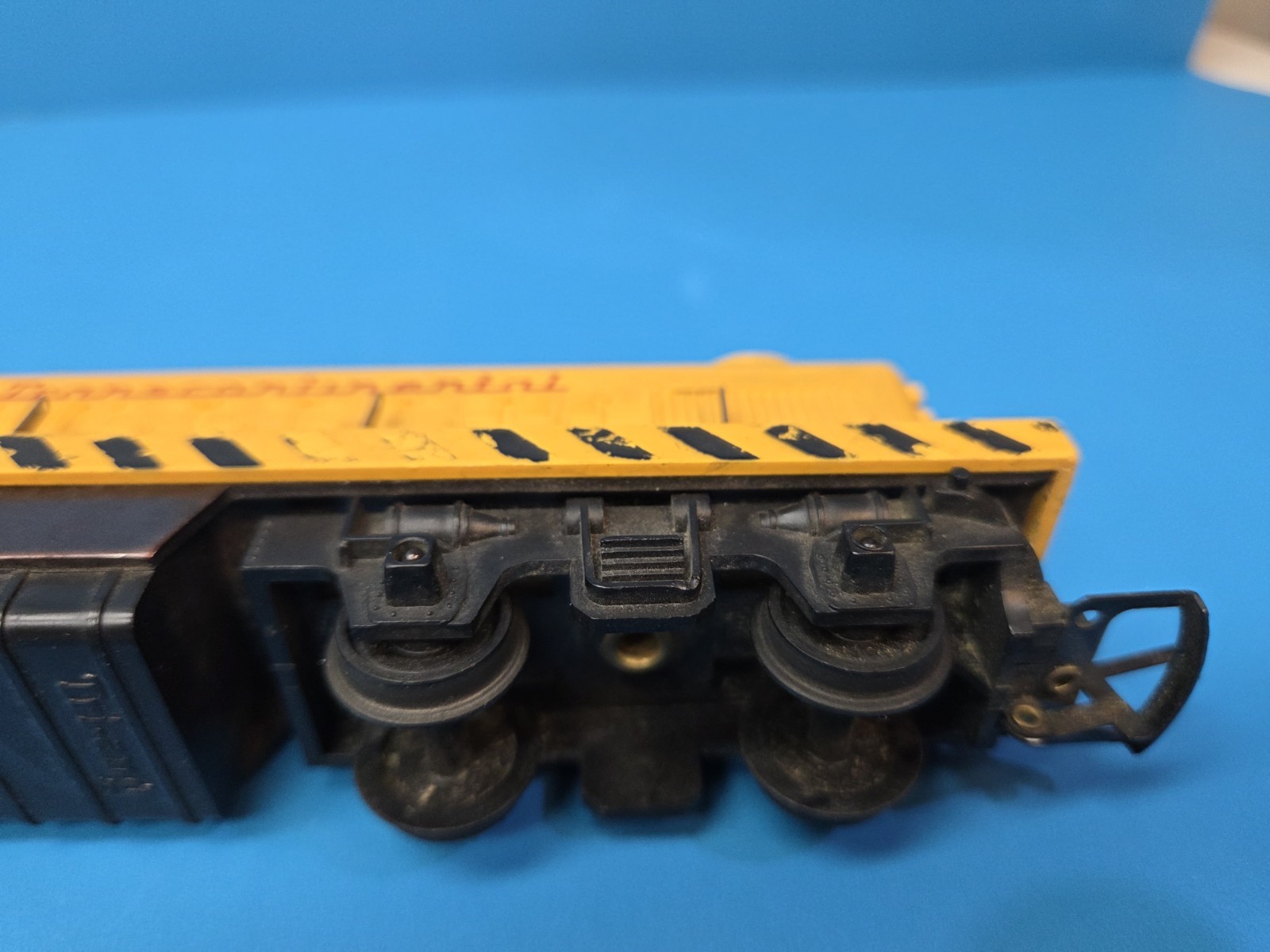 Tri-ang R155 Transcontinental RS2 Switcher Yellow 7005