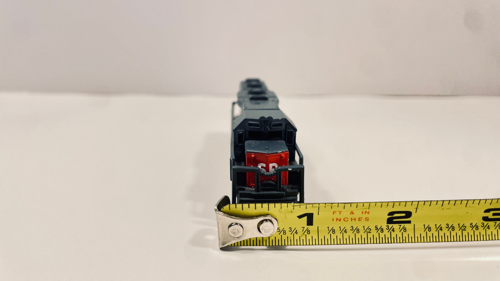 Southern Pacific Locomotive #9725 Model Train High Speed In Box